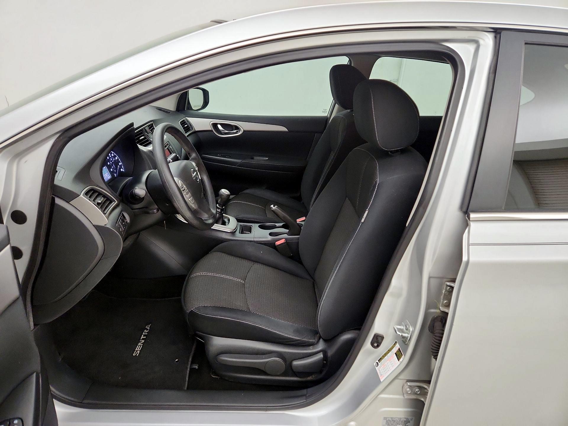 Thumbnail: 2015 Nissan Sentra - 11