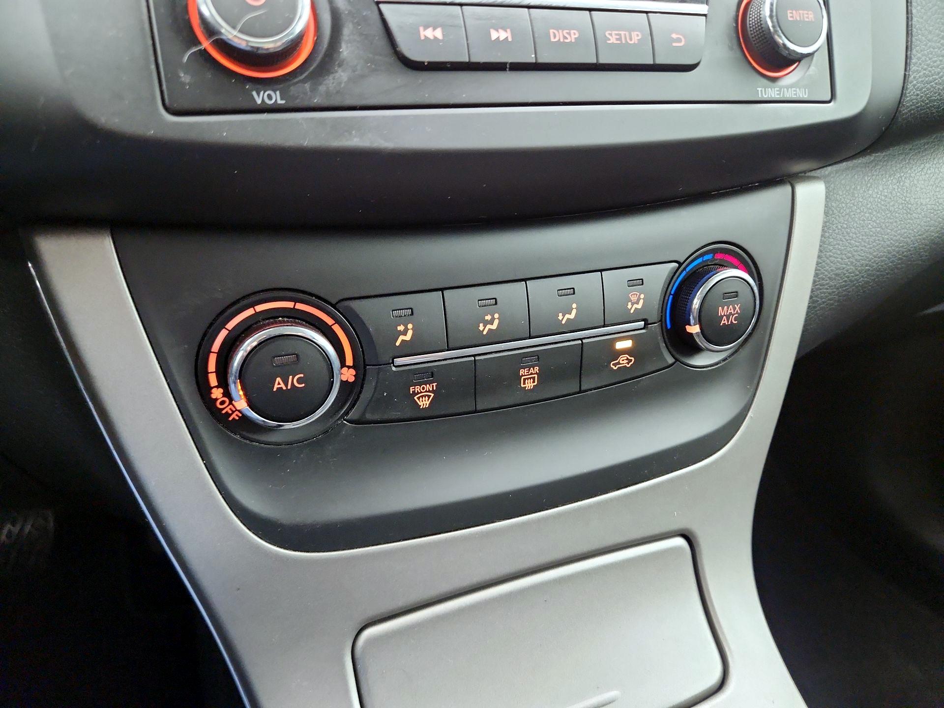 Thumbnail: 2015 Nissan Sentra - 15