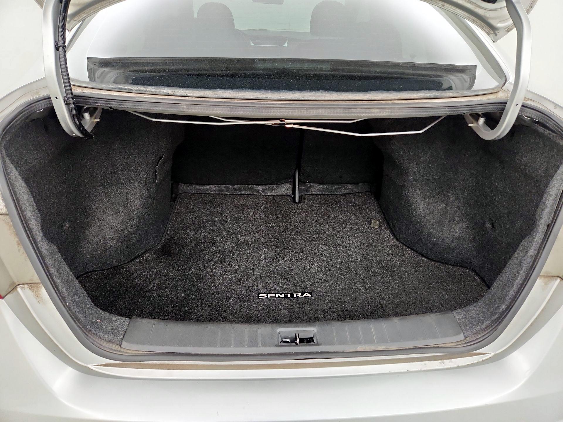 Thumbnail: 2015 Nissan Sentra - 19