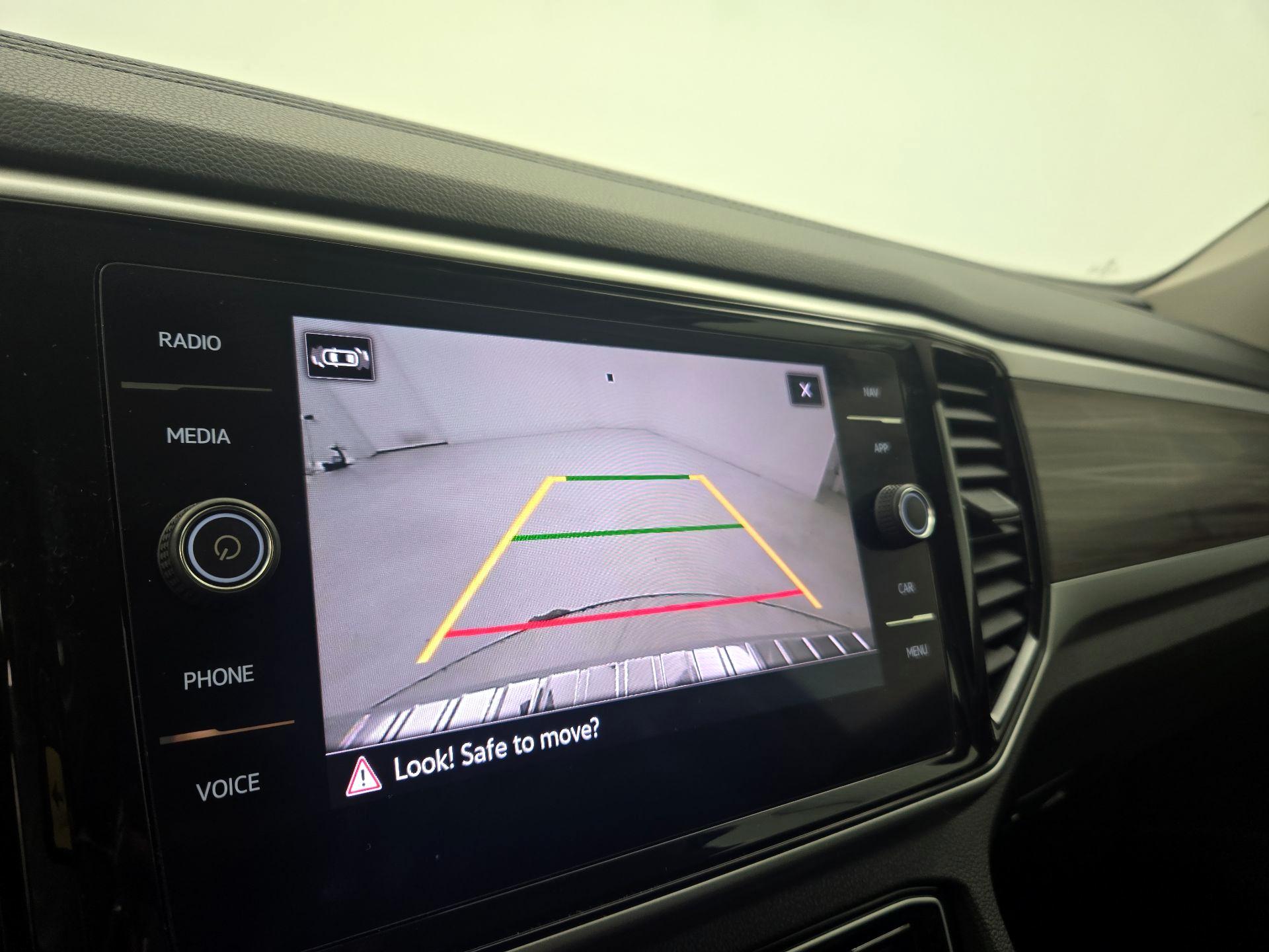 Thumbnail: 2021 Volkswagen Atlas - 15