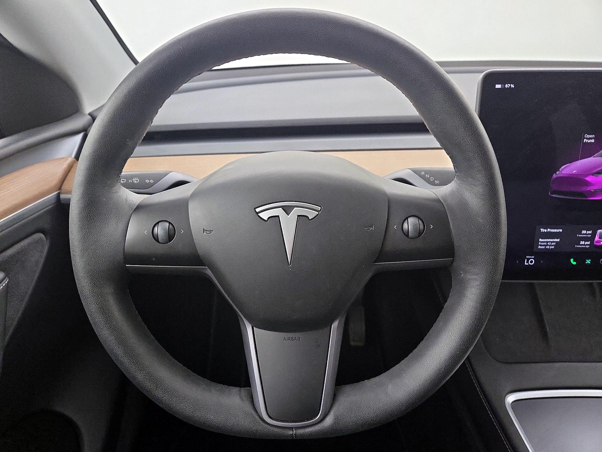 Thumbnail: 2023 Tesla Model Y - 10