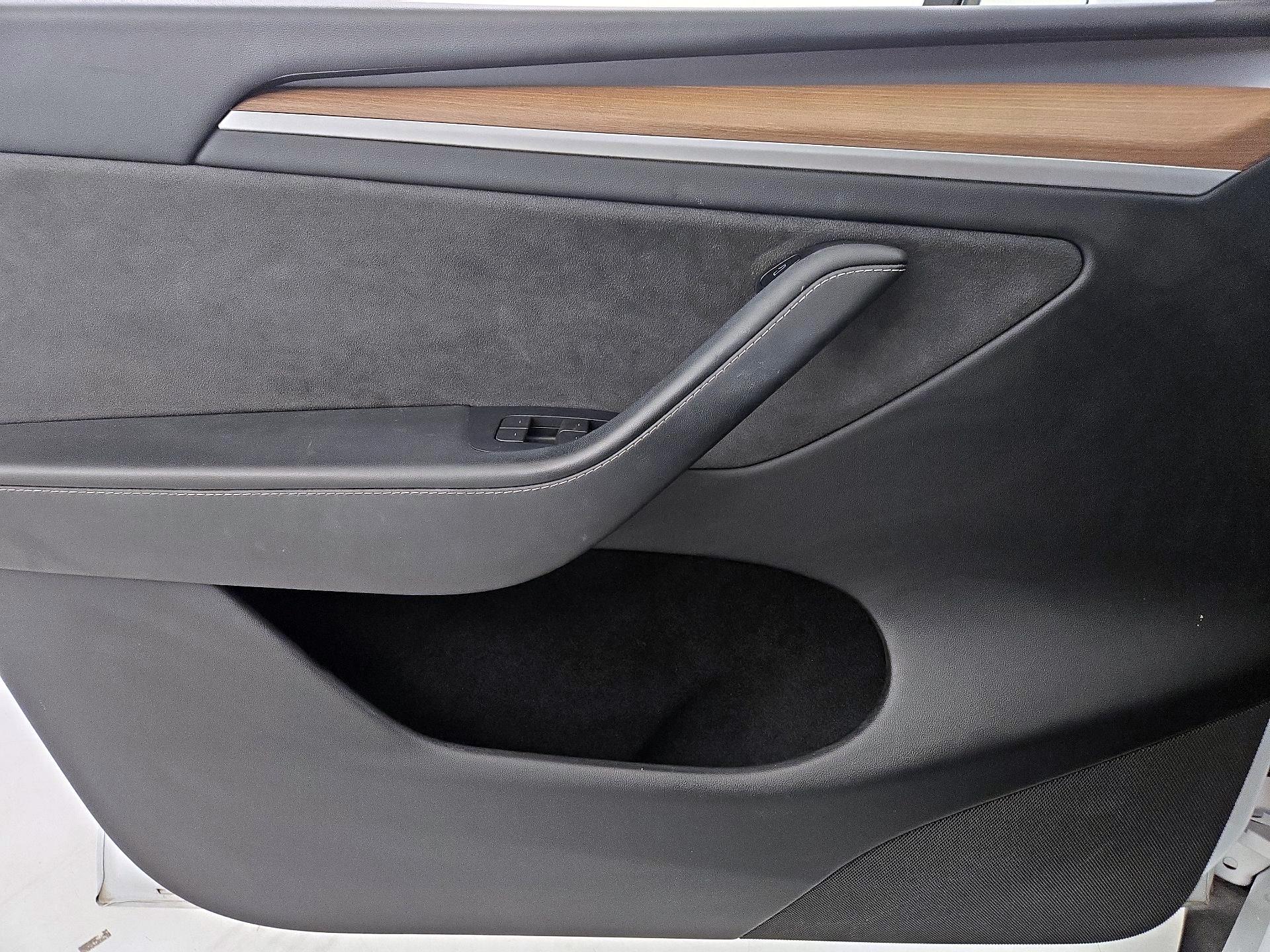 Thumbnail: 2023 Tesla Model Y - 12