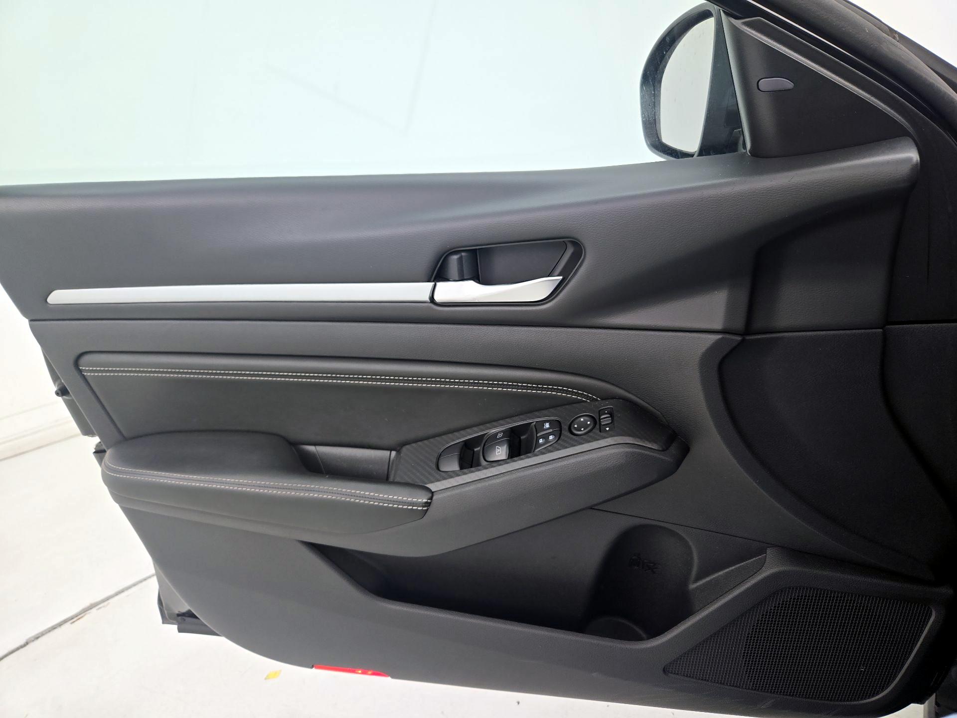 Thumbnail: 2019 Nissan Altima - 12