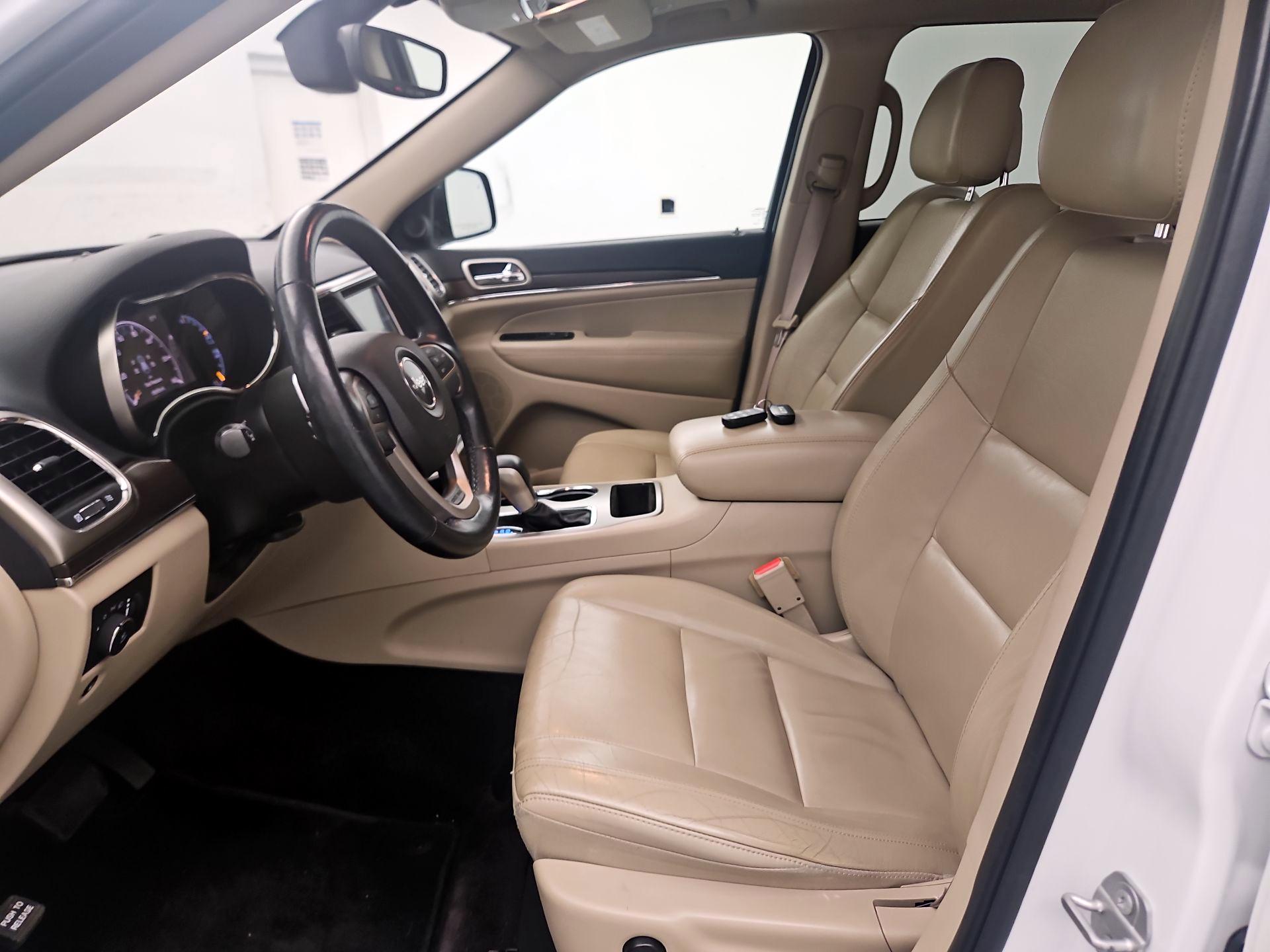 Thumbnail: 2017 Jeep Grand Cherokee - 11