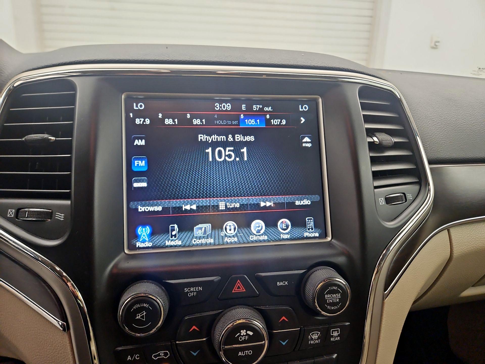 Thumbnail: 2017 Jeep Grand Cherokee - 14