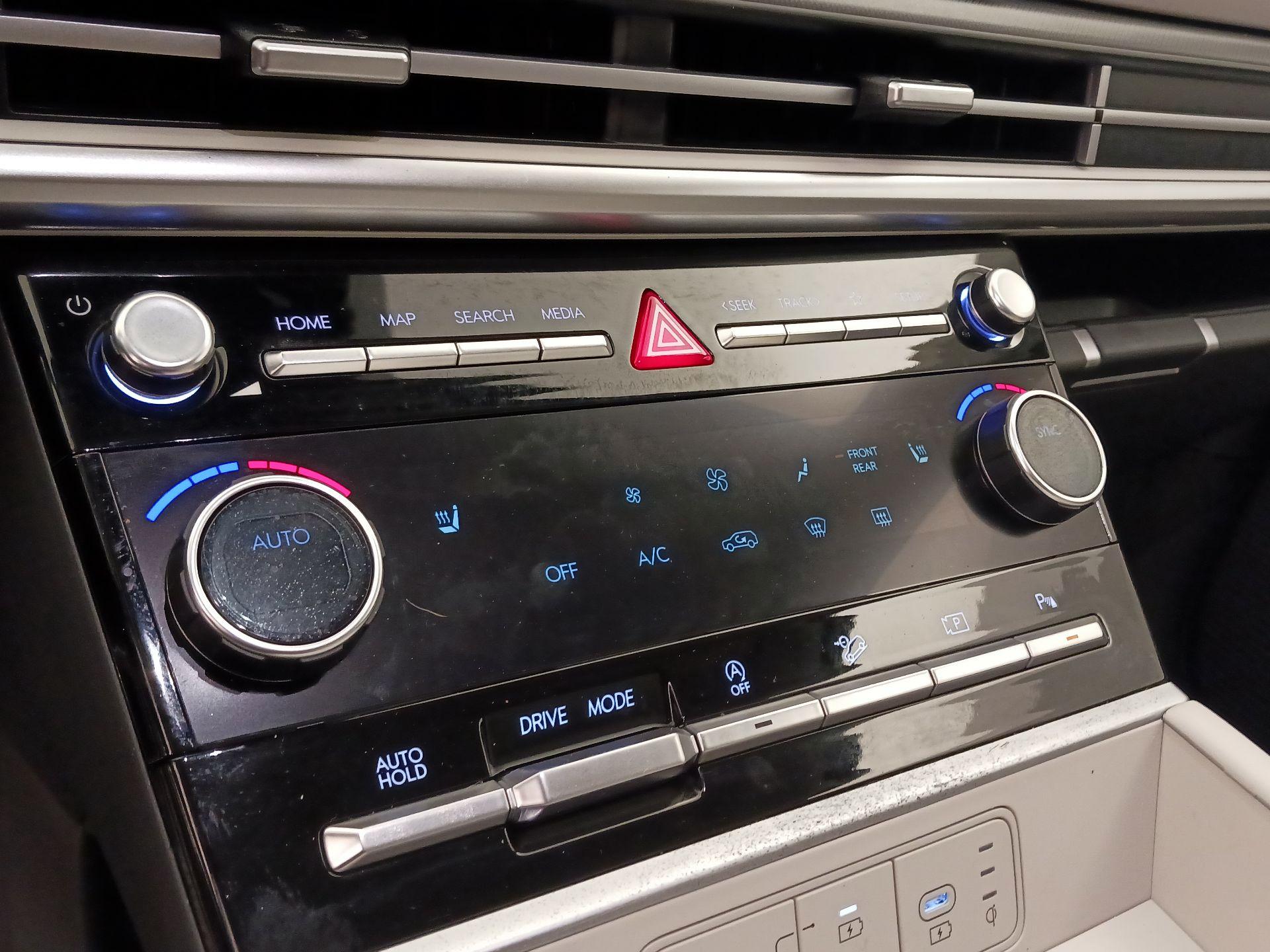 Thumbnail: 2025 Hyundai Santa Fe - 16