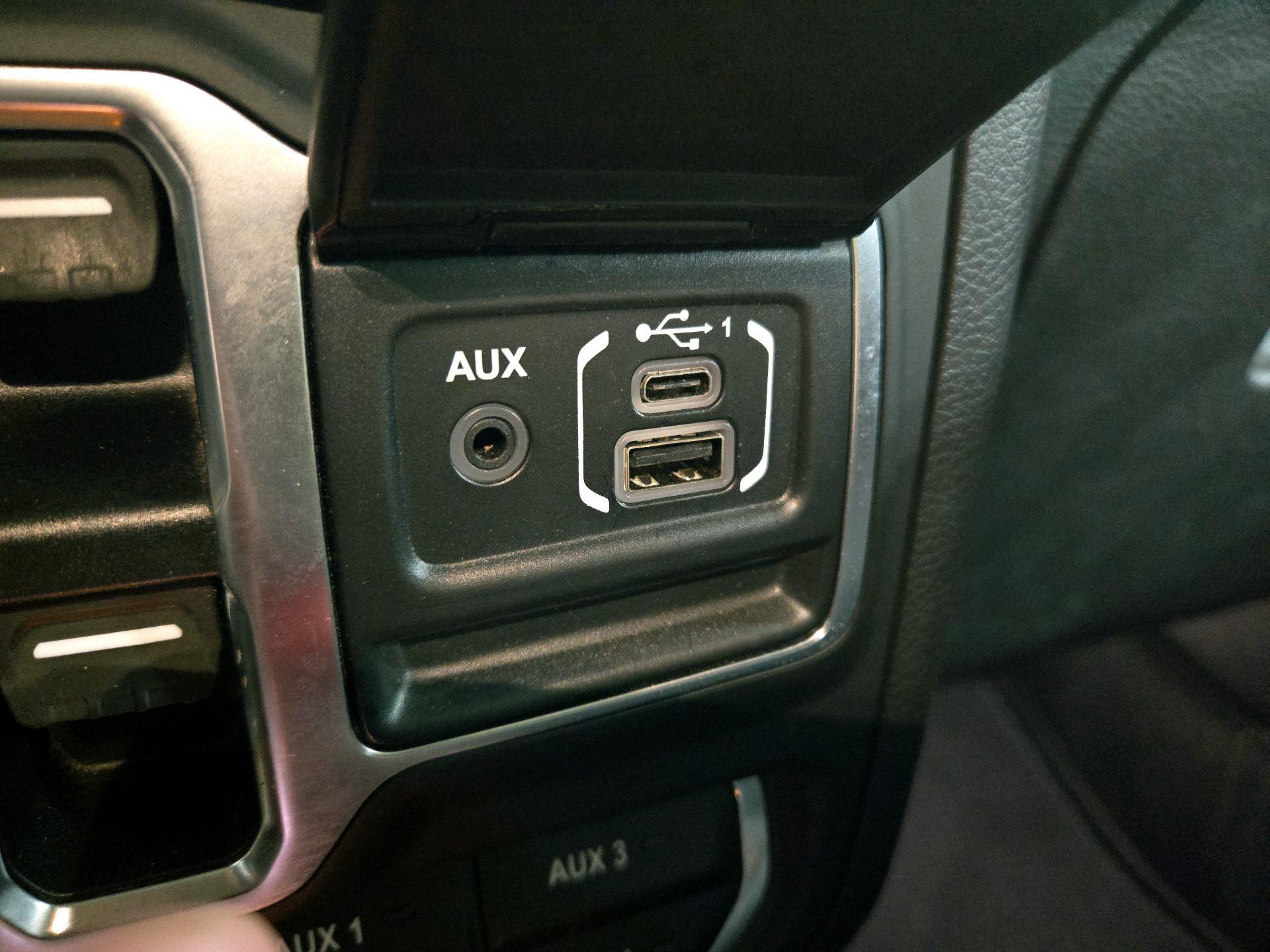 Thumbnail: 2020 Jeep Gladiator - 17