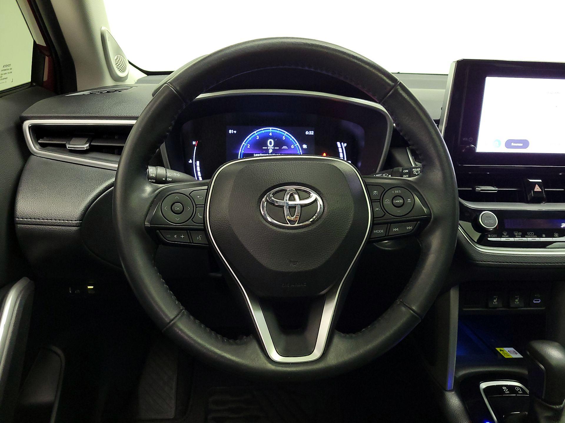 Thumbnail: 2023 Toyota Corolla Cross - 10