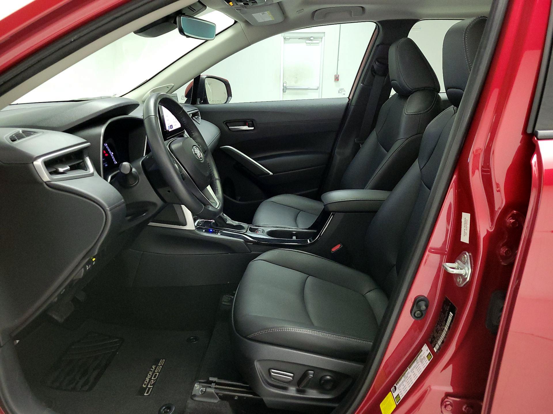 Thumbnail: 2023 Toyota Corolla Cross - 11