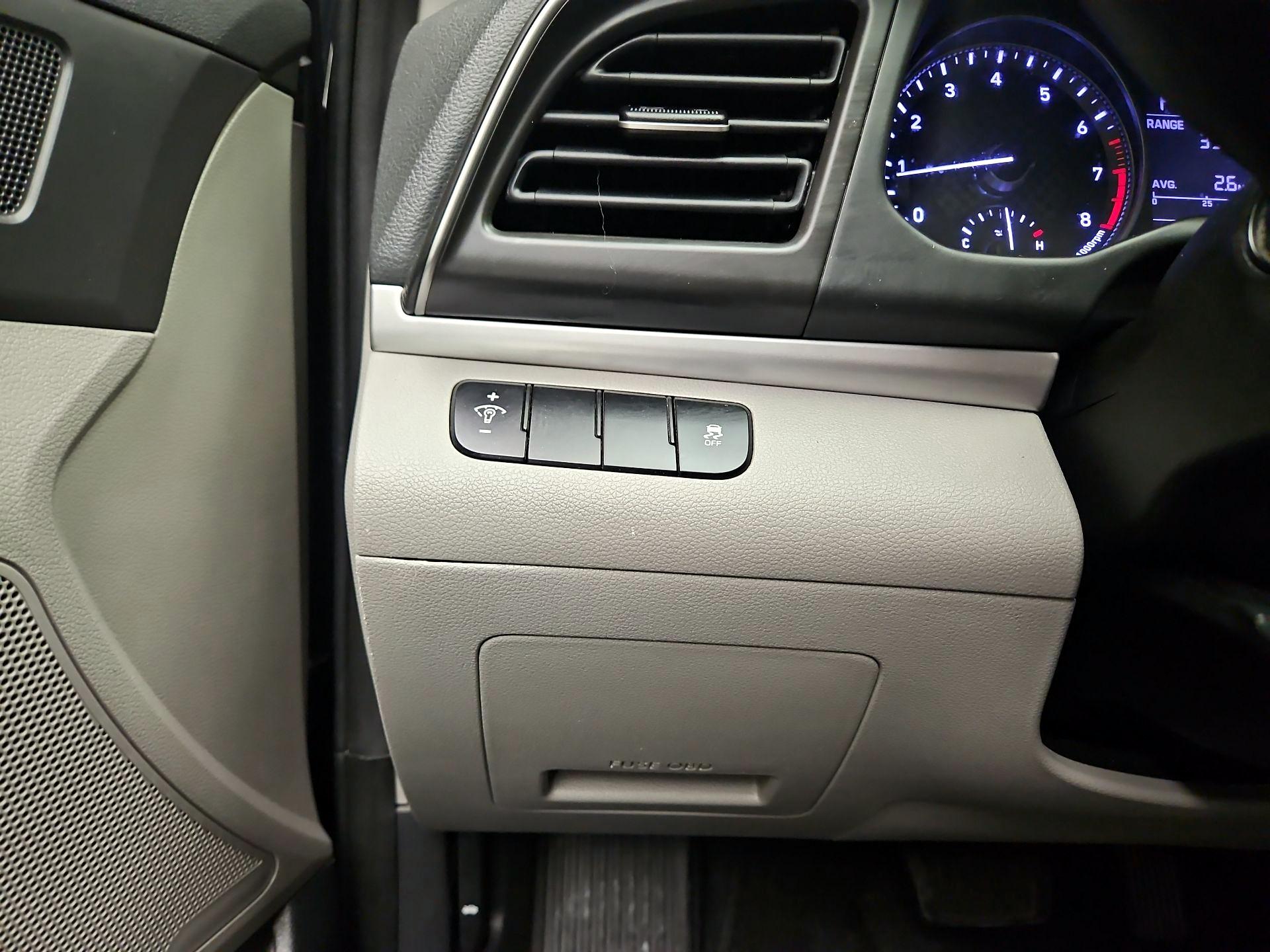 Thumbnail: 2019 Hyundai Elantra - 13