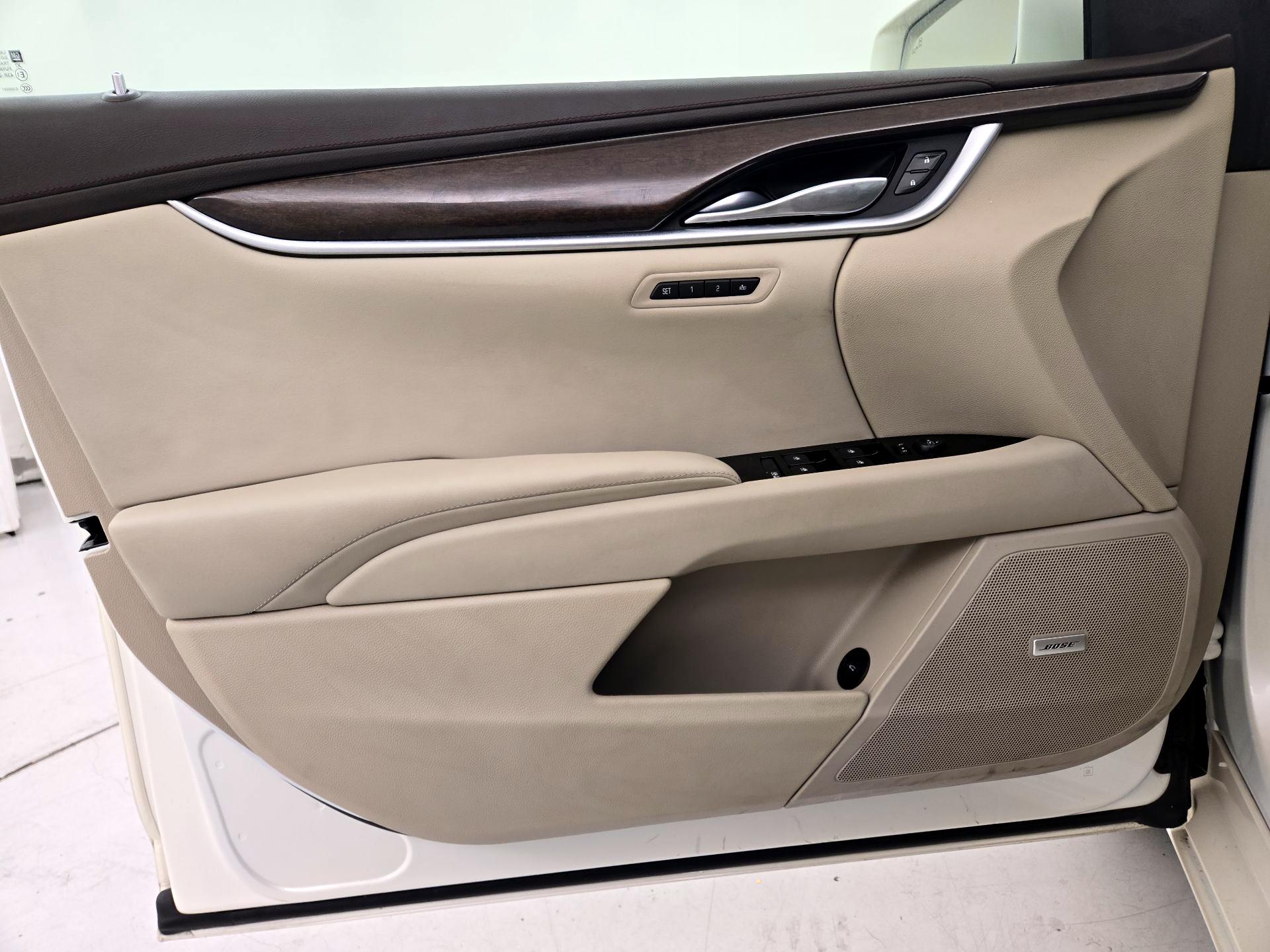 Thumbnail: 2015 Cadillac XTS - 12