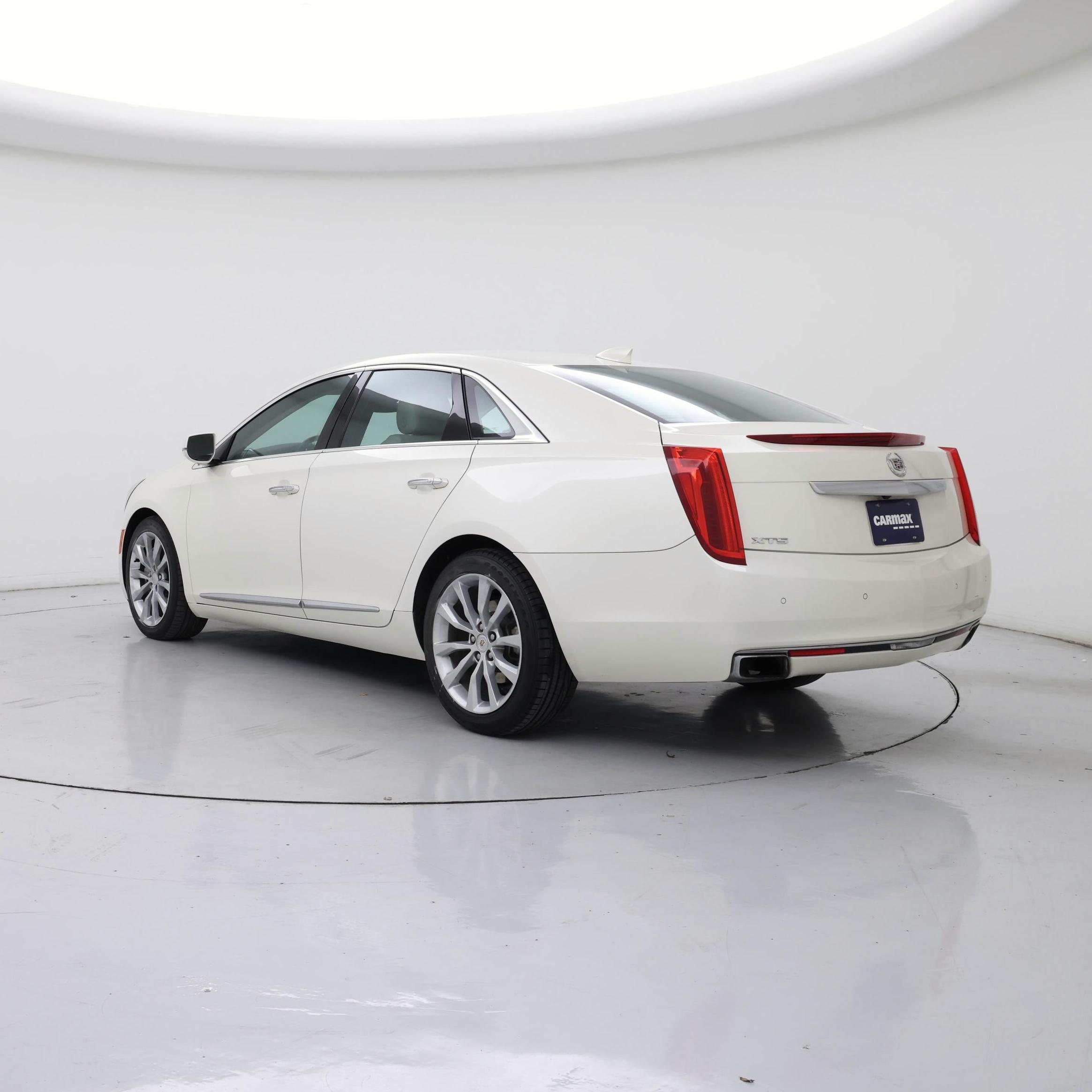 Thumbnail: 2015 Cadillac XTS - 2