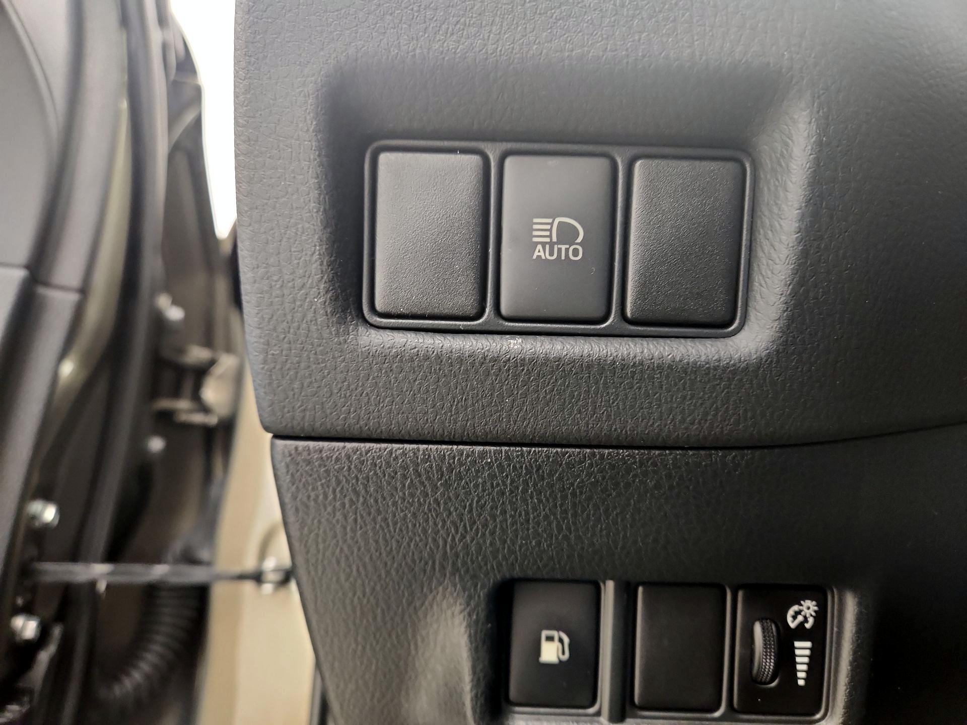 Thumbnail: 2021 Toyota C-HR - 13