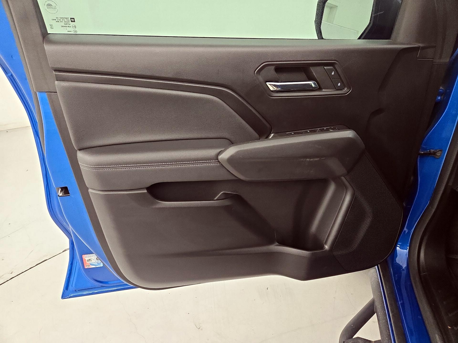 Thumbnail: 2023 Chevrolet Colorado - 12