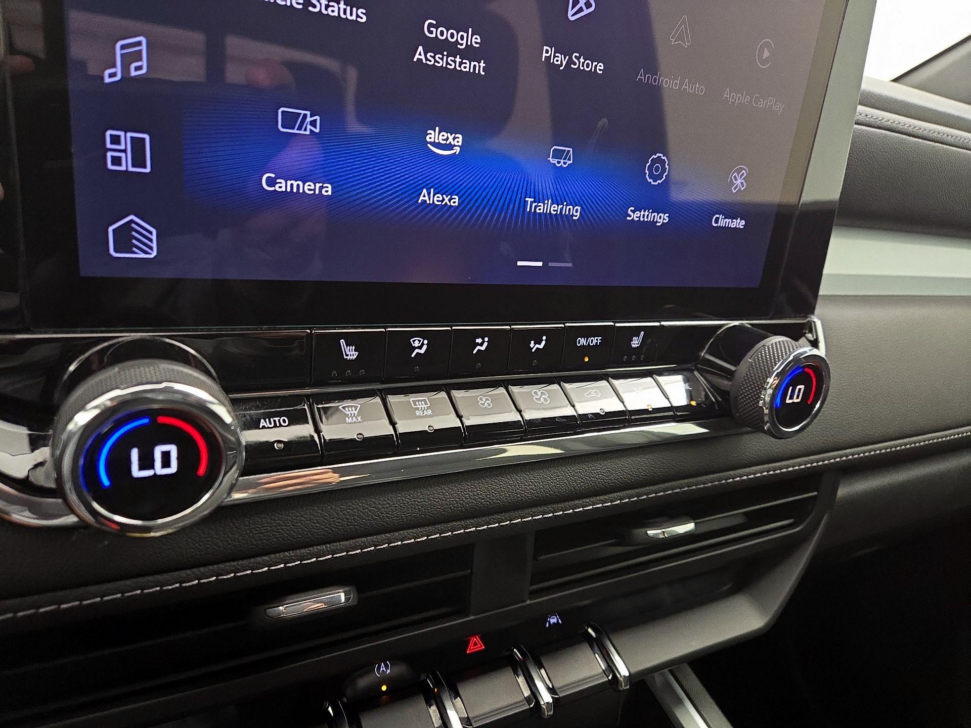 Thumbnail: 2023 Chevrolet Colorado - 16