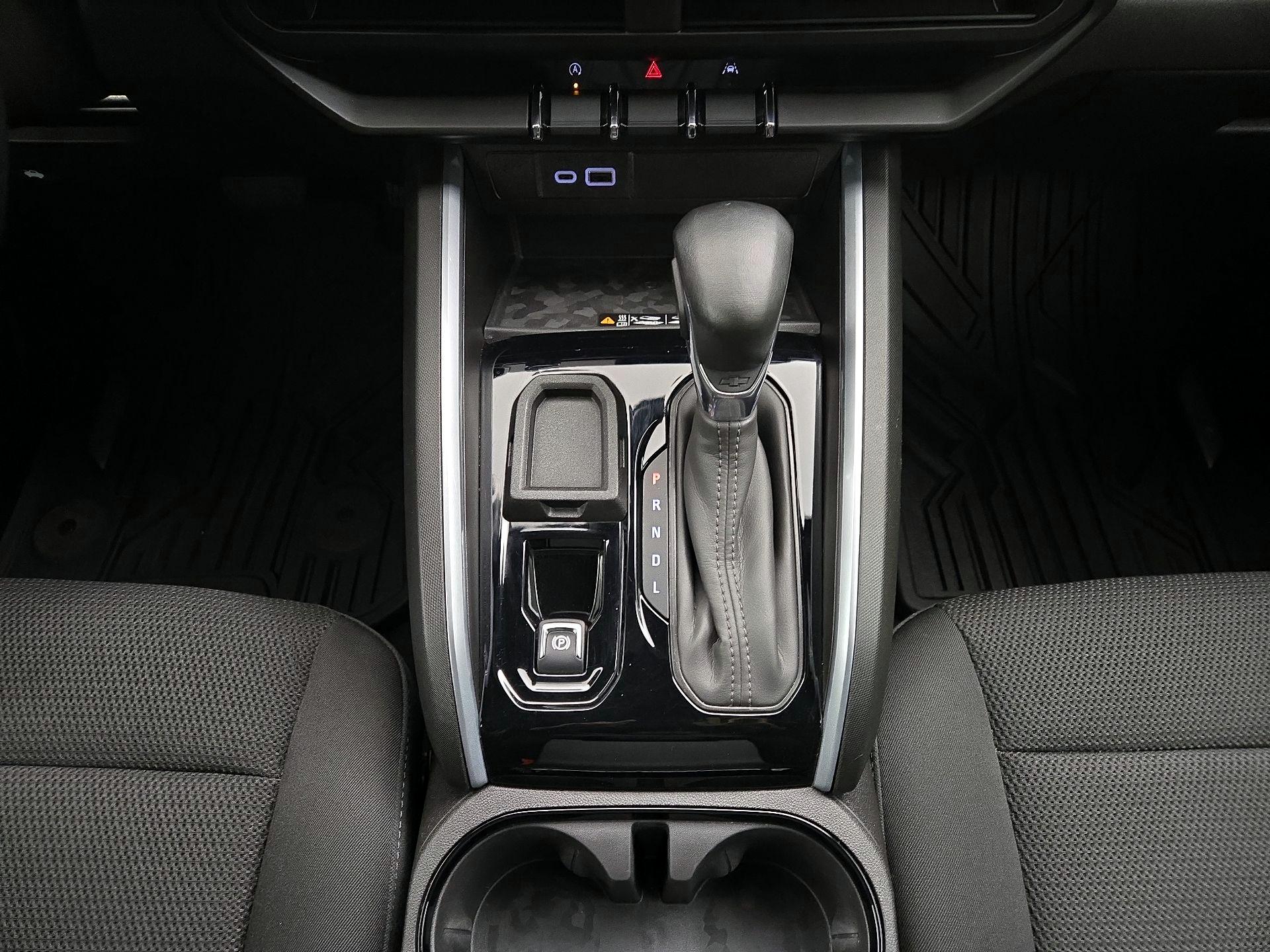 Thumbnail: 2023 Chevrolet Colorado - 17