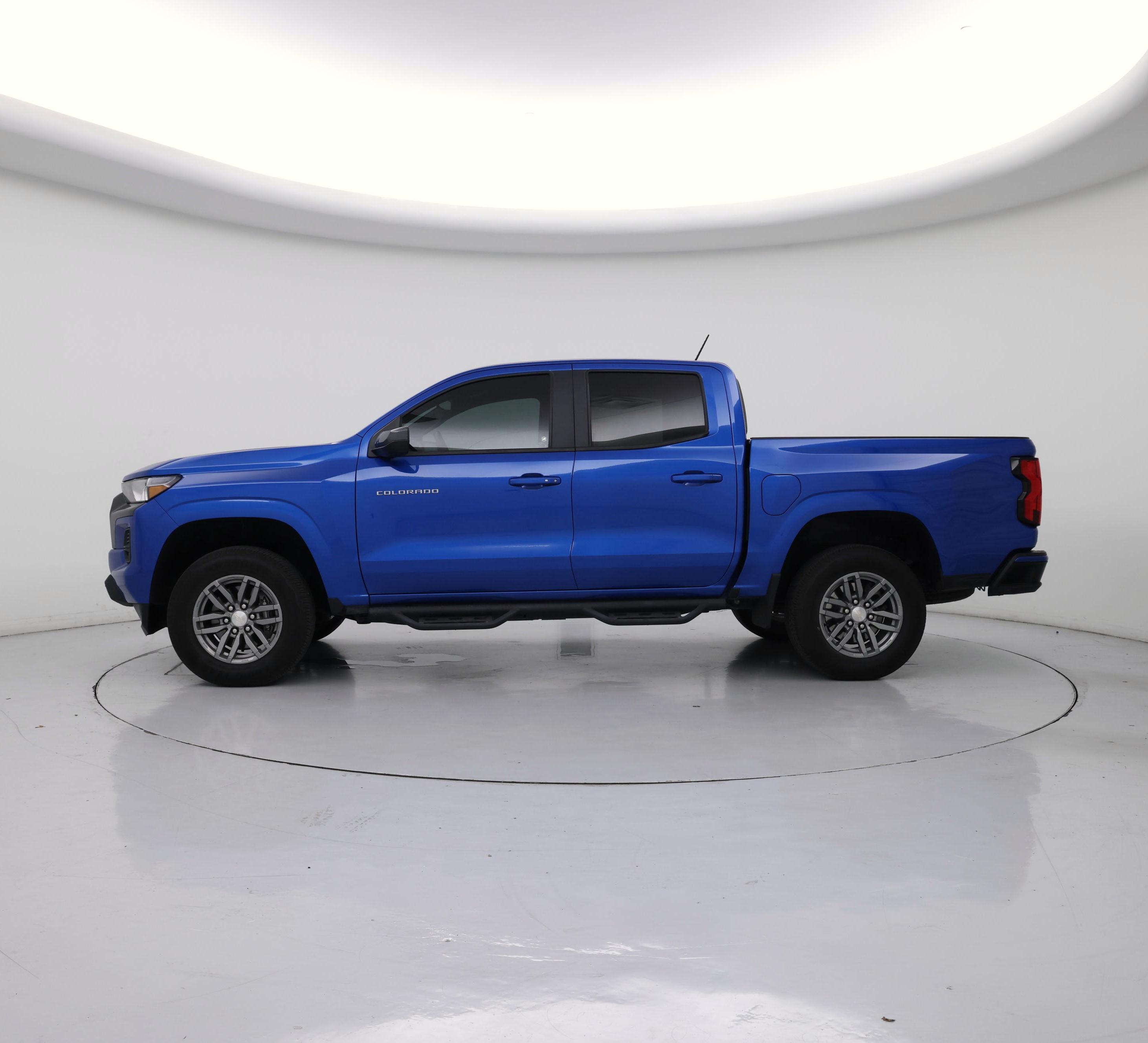 Thumbnail: 2023 Chevrolet Colorado - 3