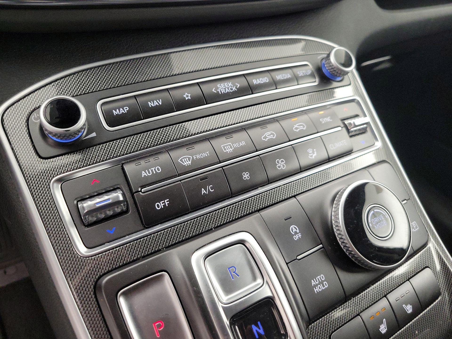 Thumbnail: 2023 Hyundai Santa Fe - 17