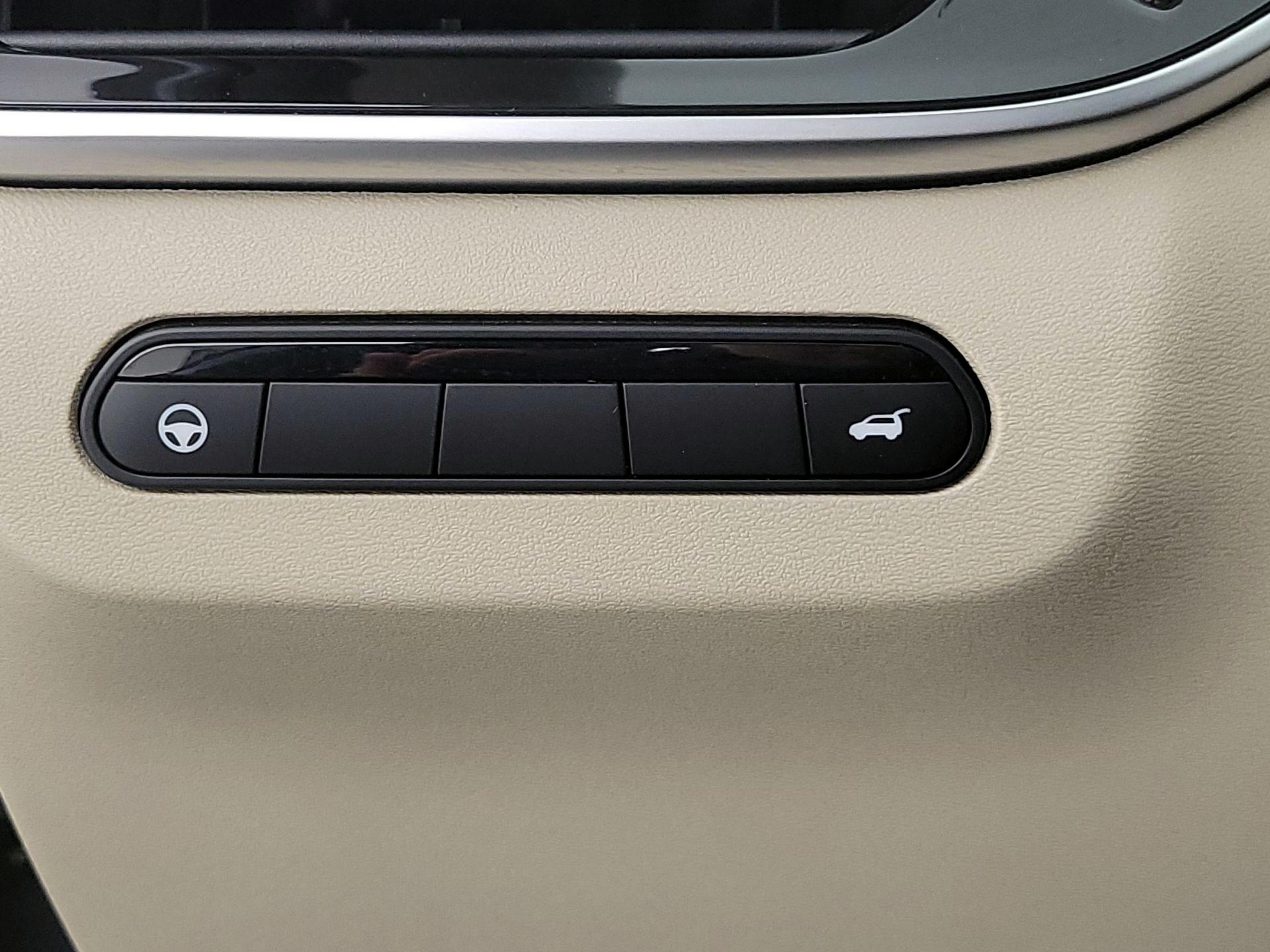 Thumbnail: 2022 INFINITI QX60 - 13