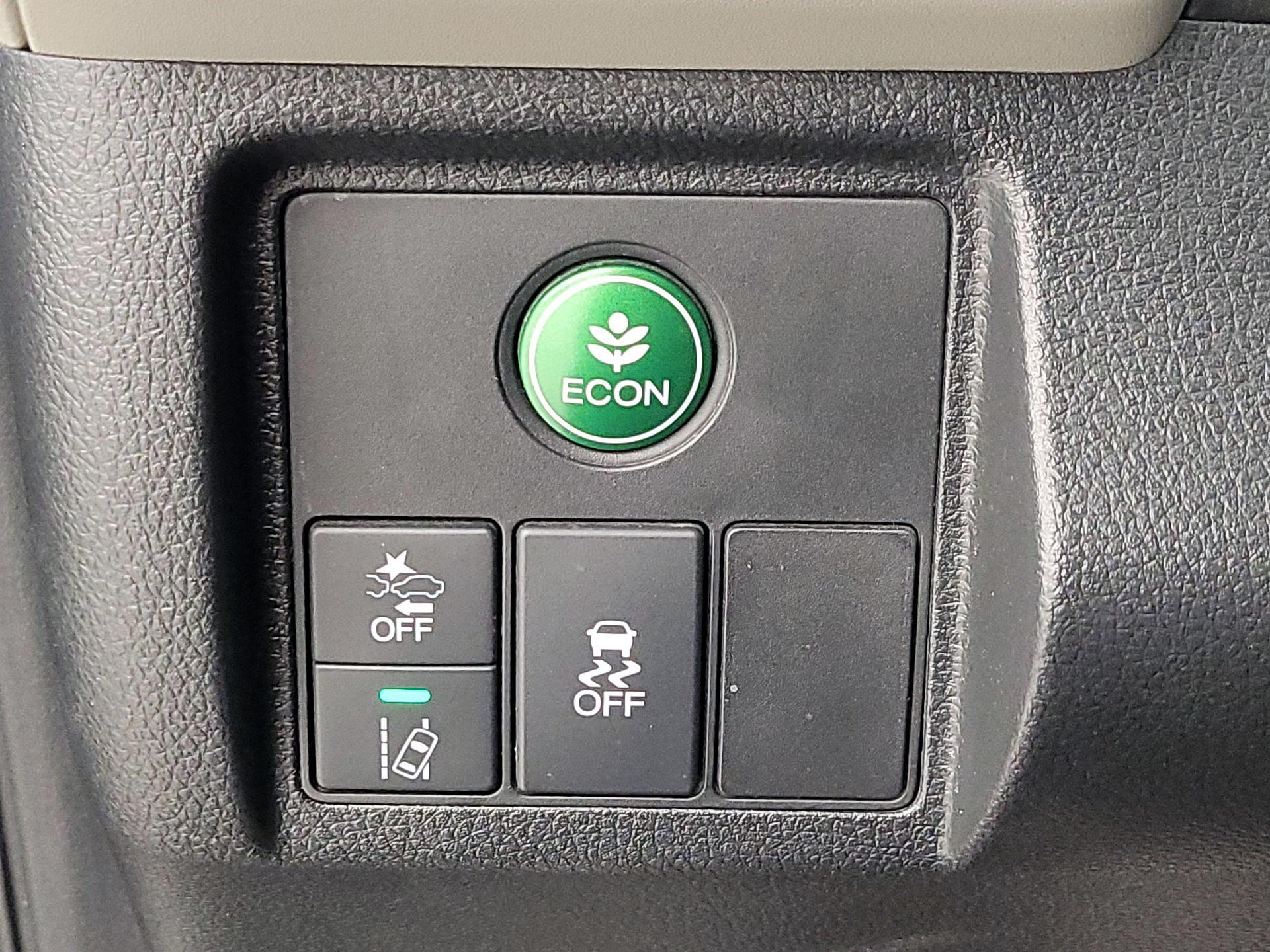 Thumbnail: 2019 Honda HR-V - 13