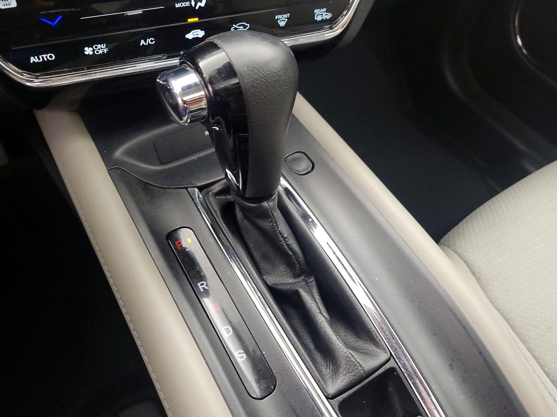 Thumbnail: 2019 Honda HR-V - 17