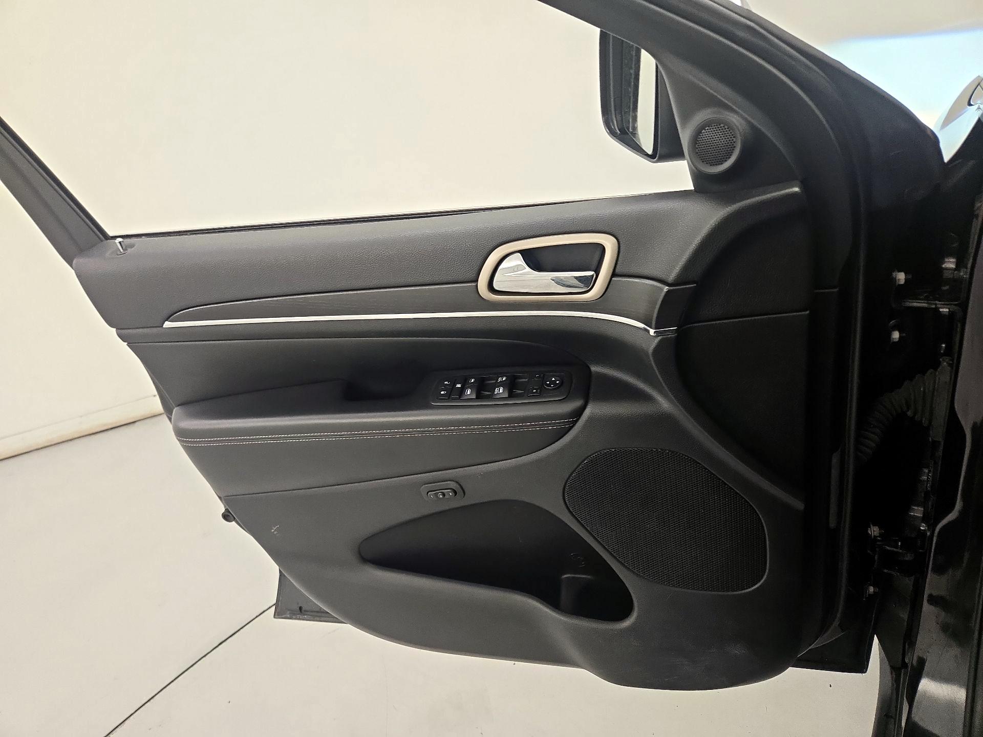 Thumbnail: 2014 Jeep Grand Cherokee - 12