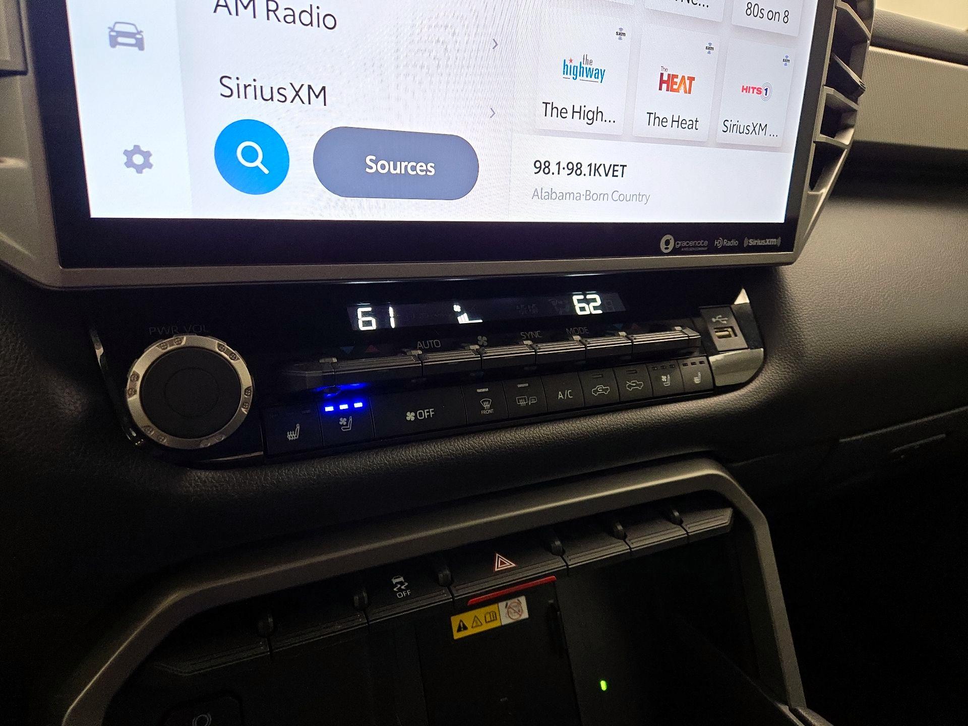 Thumbnail: 2022 Toyota Tundra - 16