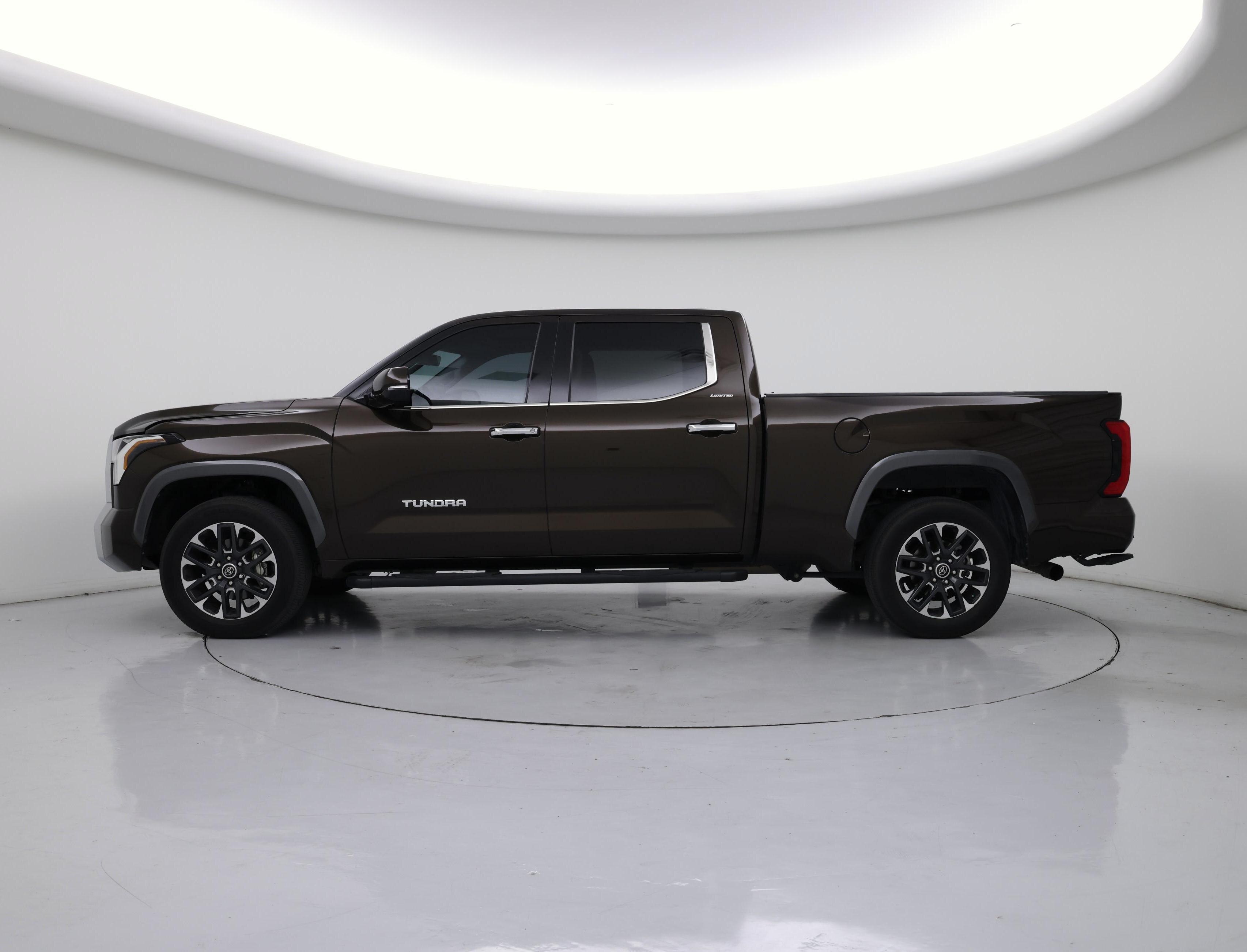 Thumbnail: 2022 Toyota Tundra - 3