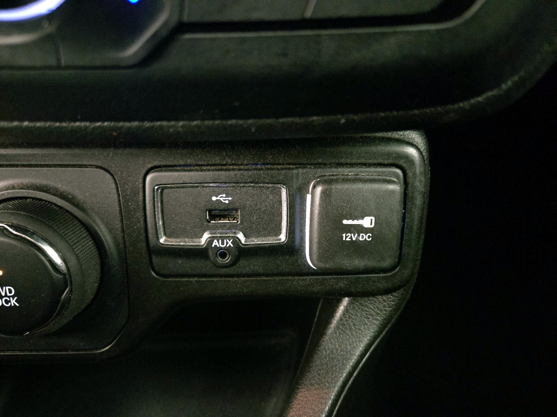 Thumbnail: 2023 Jeep Renegade - 19