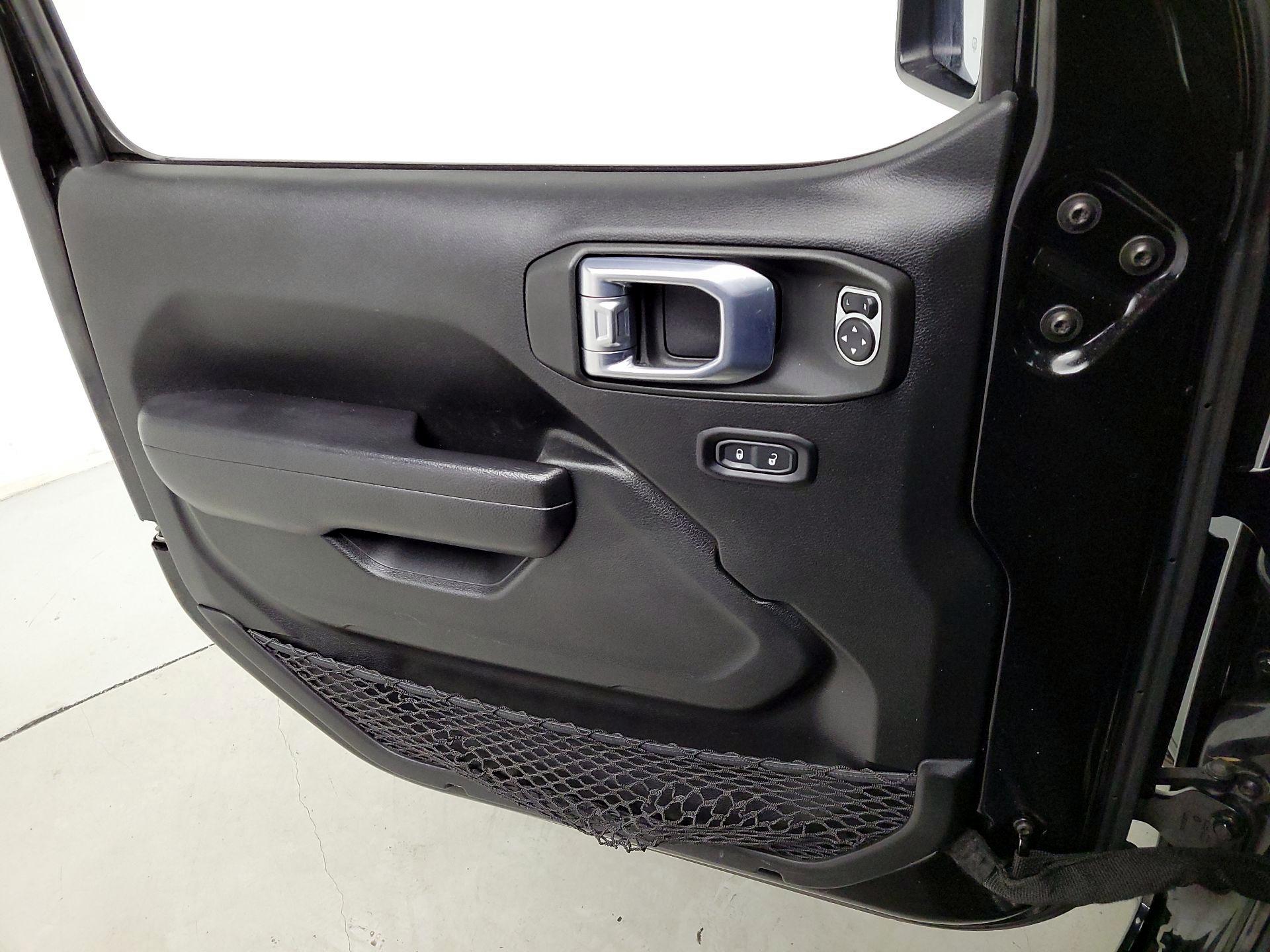 Thumbnail: 2022 Jeep Gladiator - 12