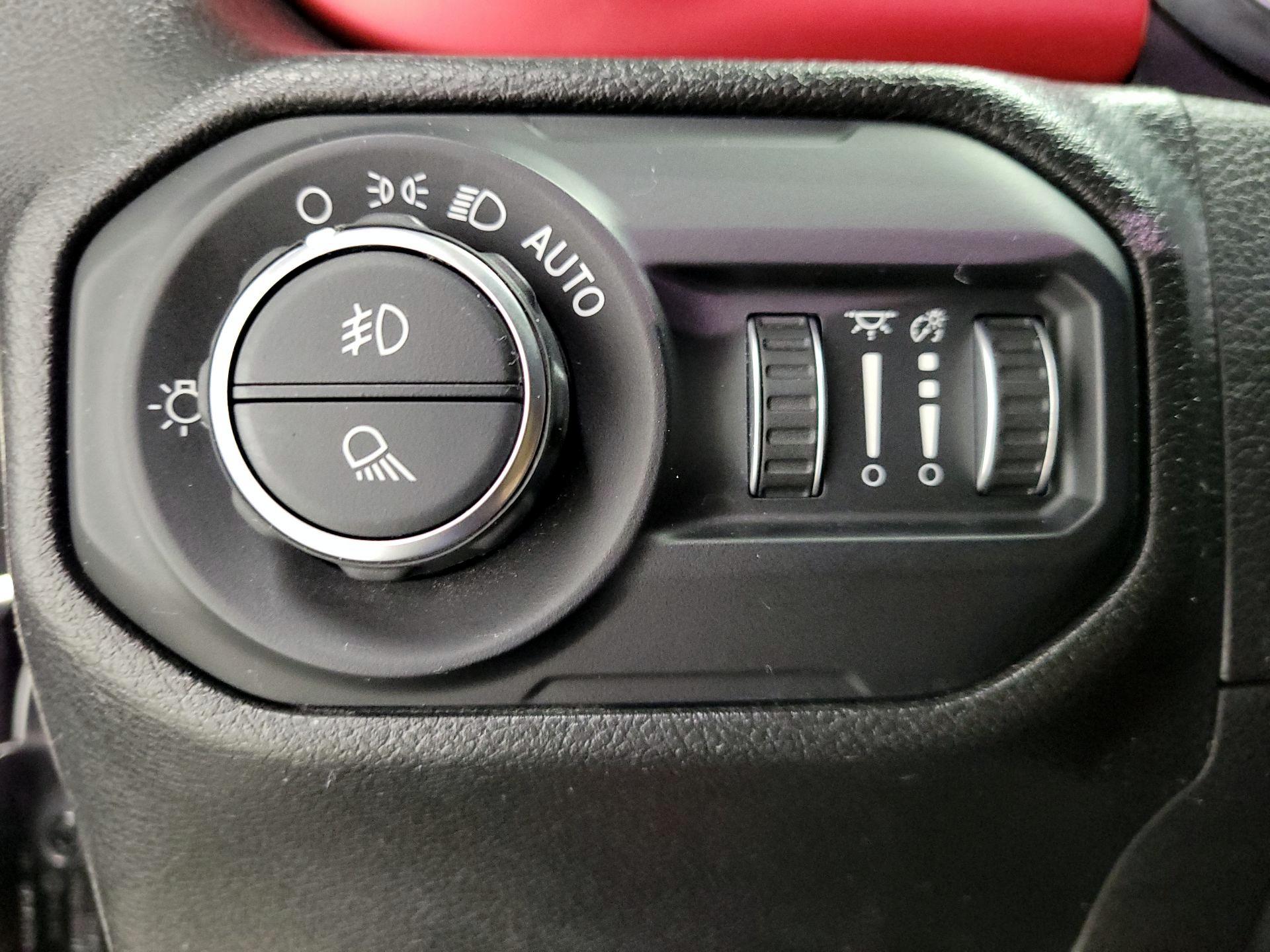 Thumbnail: 2022 Jeep Gladiator - 13