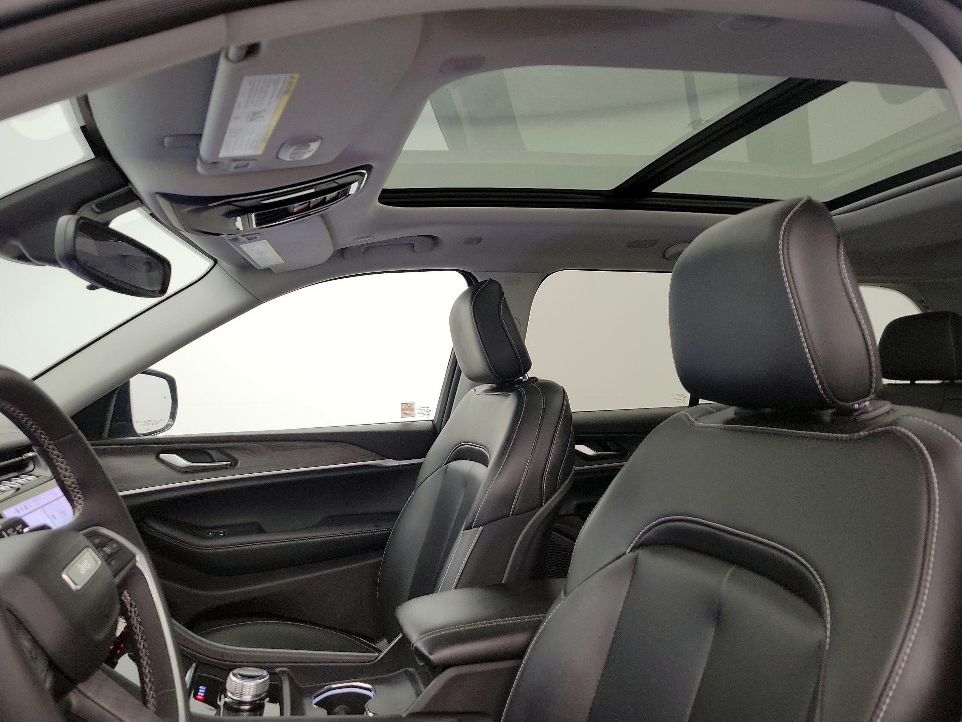 Thumbnail: 2023 Jeep Grand Cherokee - 20