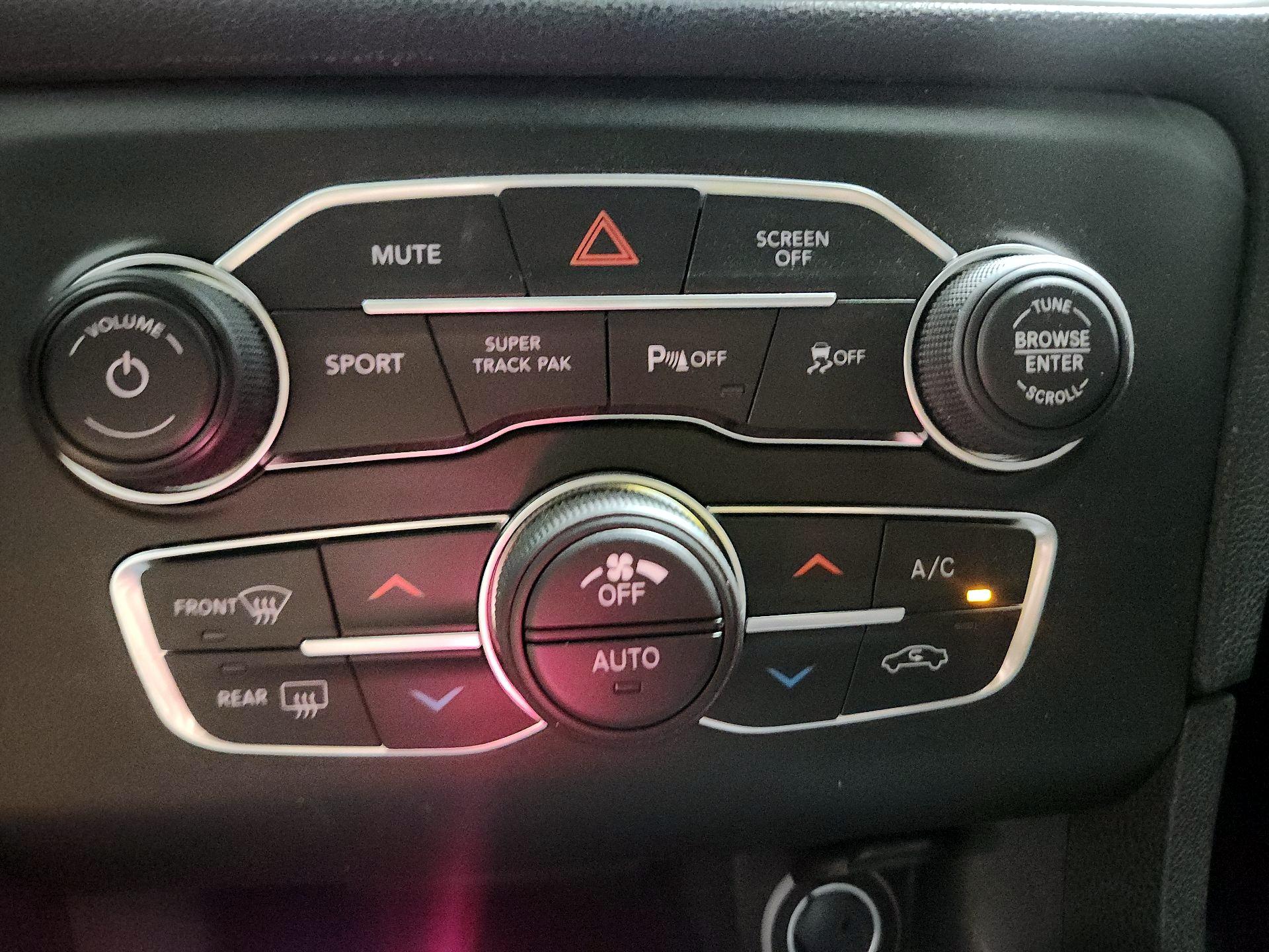 Thumbnail: 2022 Dodge Charger - 14