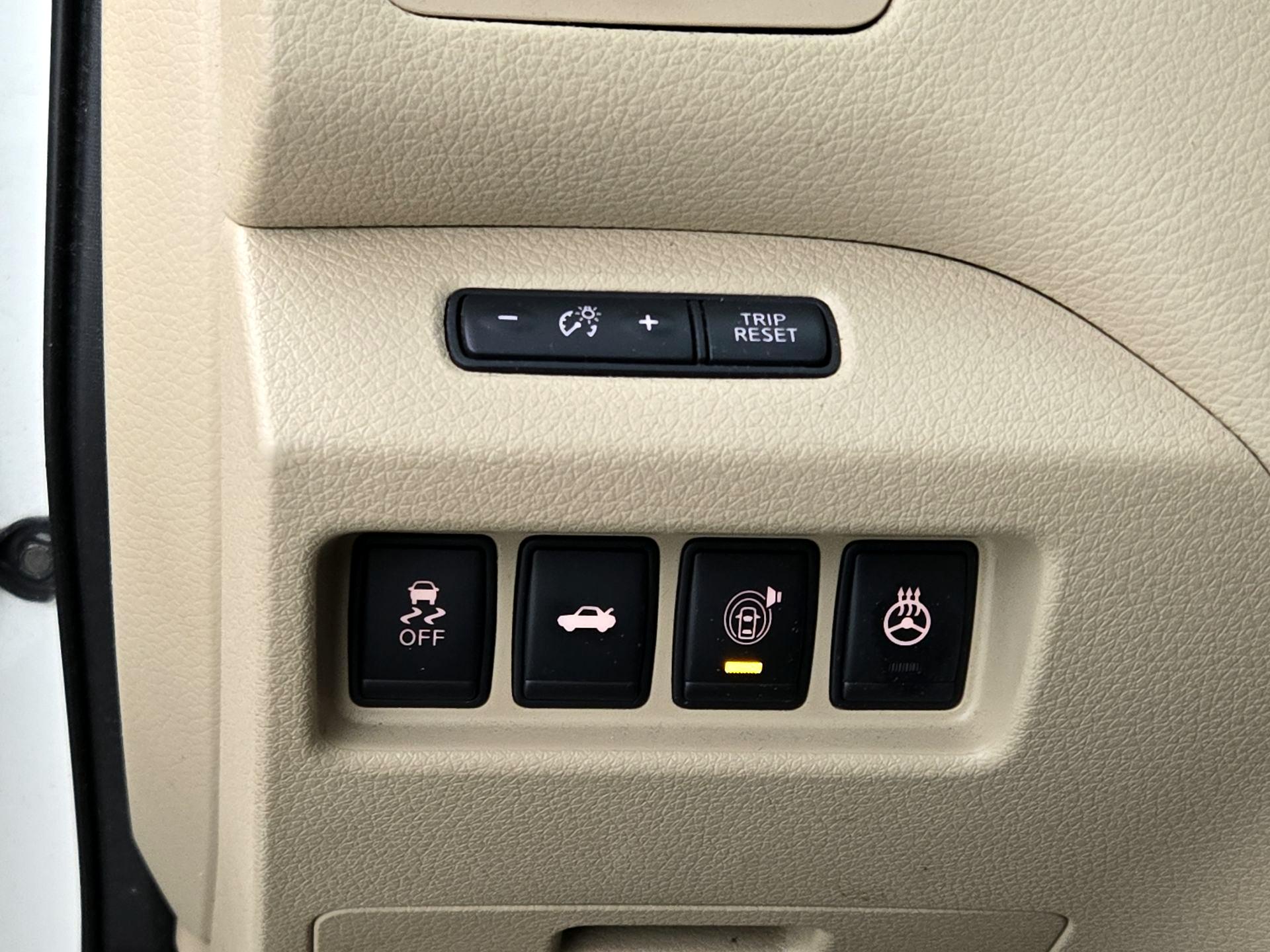 Thumbnail: 2014 Nissan Altima - 13