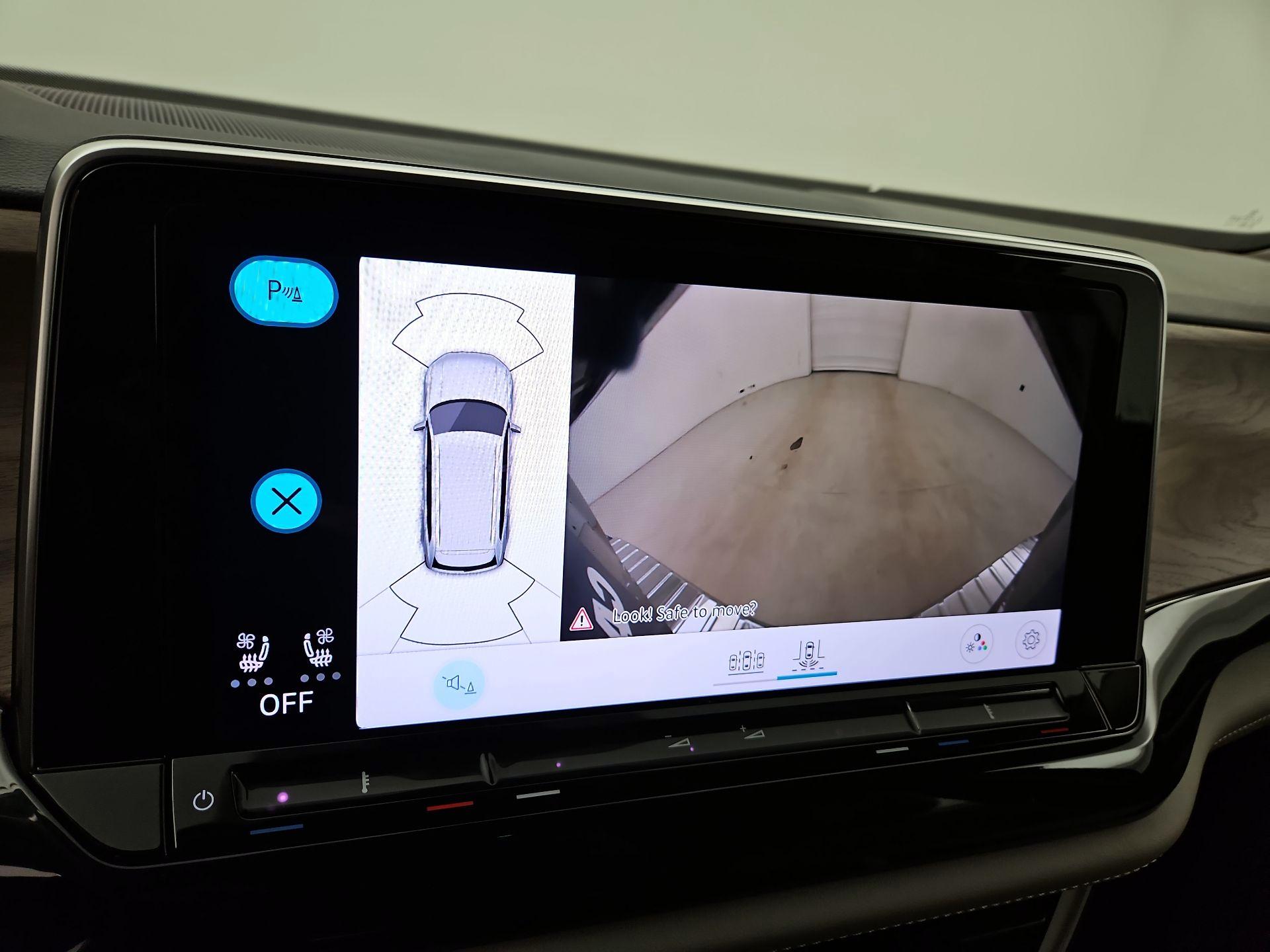 Thumbnail: 2024 Volkswagen Atlas - 14