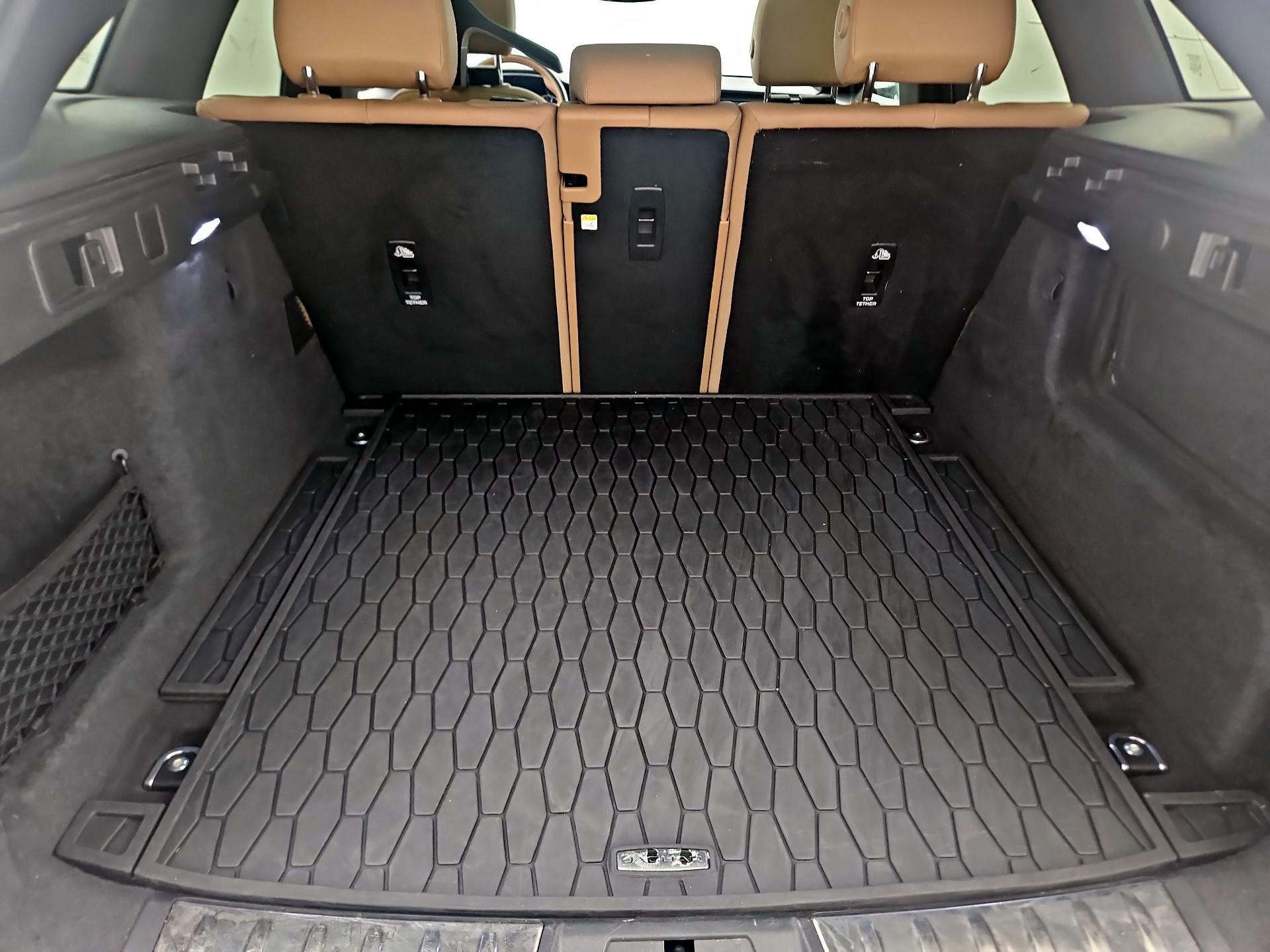 Thumbnail: 2023 Jaguar F-Pace - 20