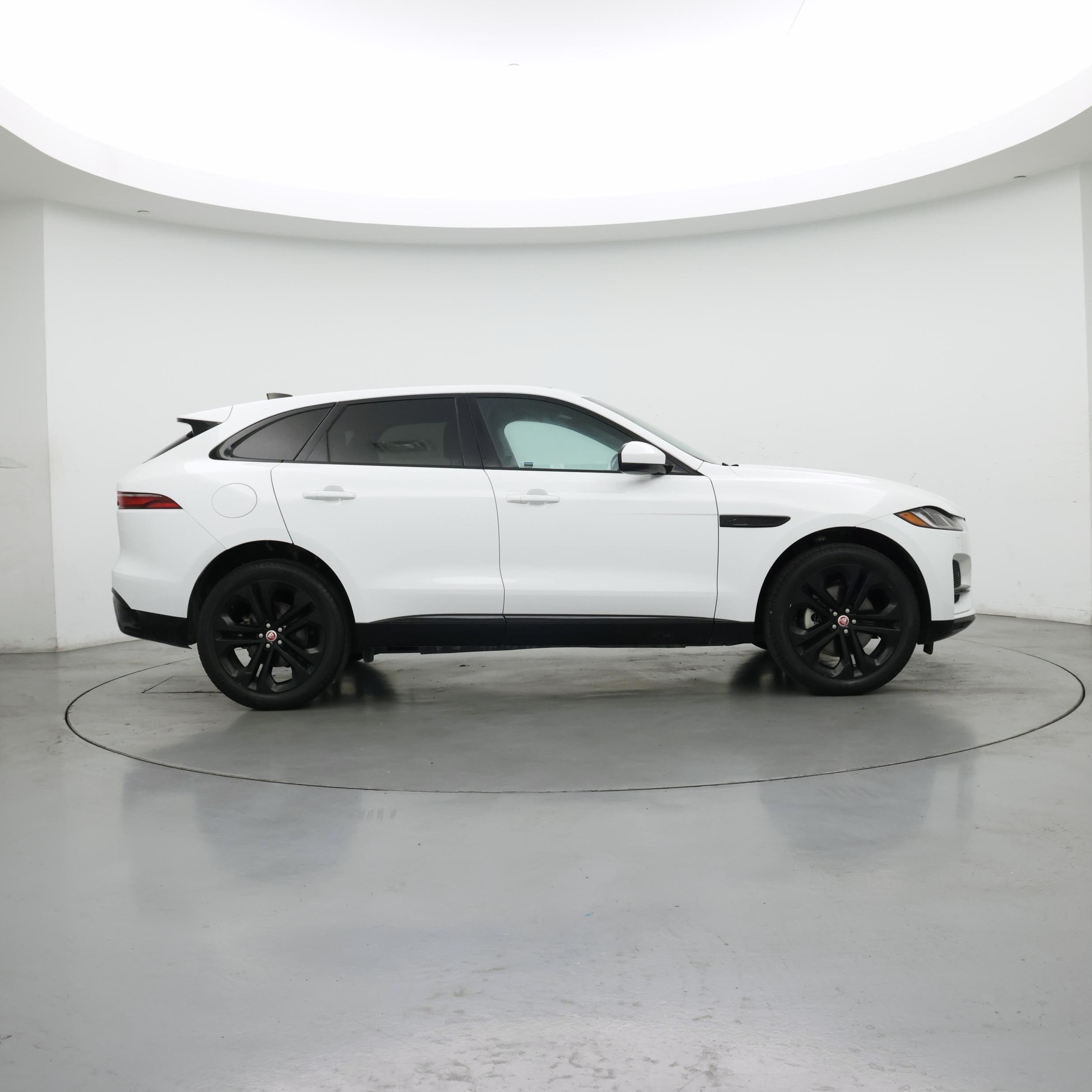 Thumbnail: 2023 Jaguar F-Pace - 7