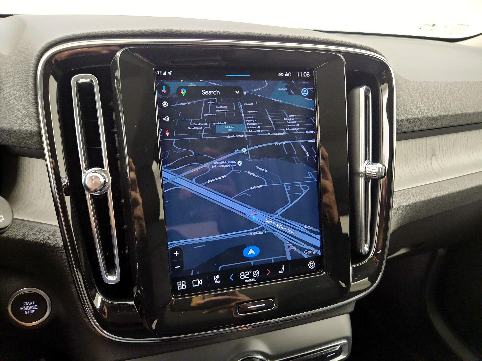 Thumbnail: 2025 Volvo XC40 - 14