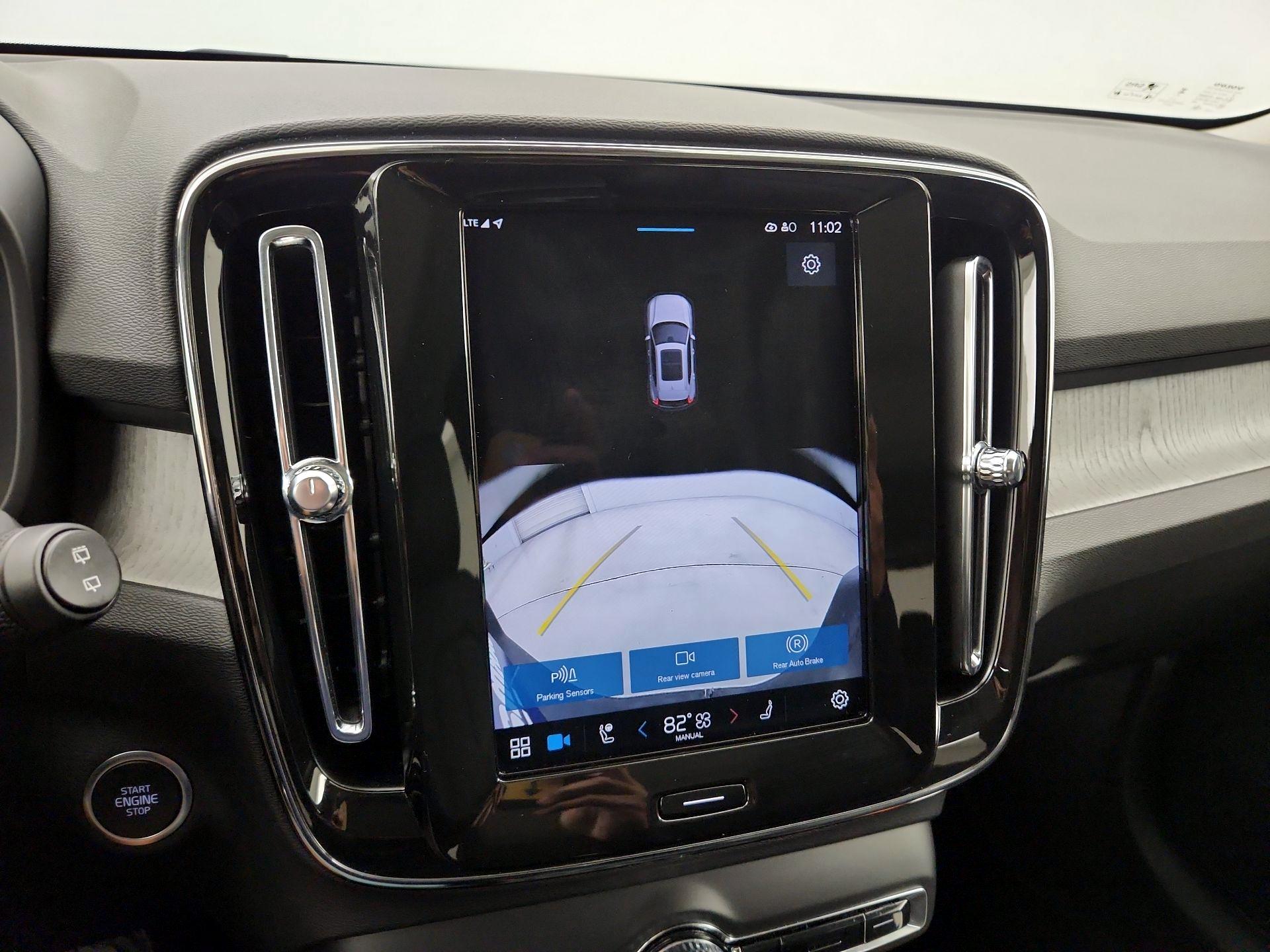 Thumbnail: 2025 Volvo XC40 - 15