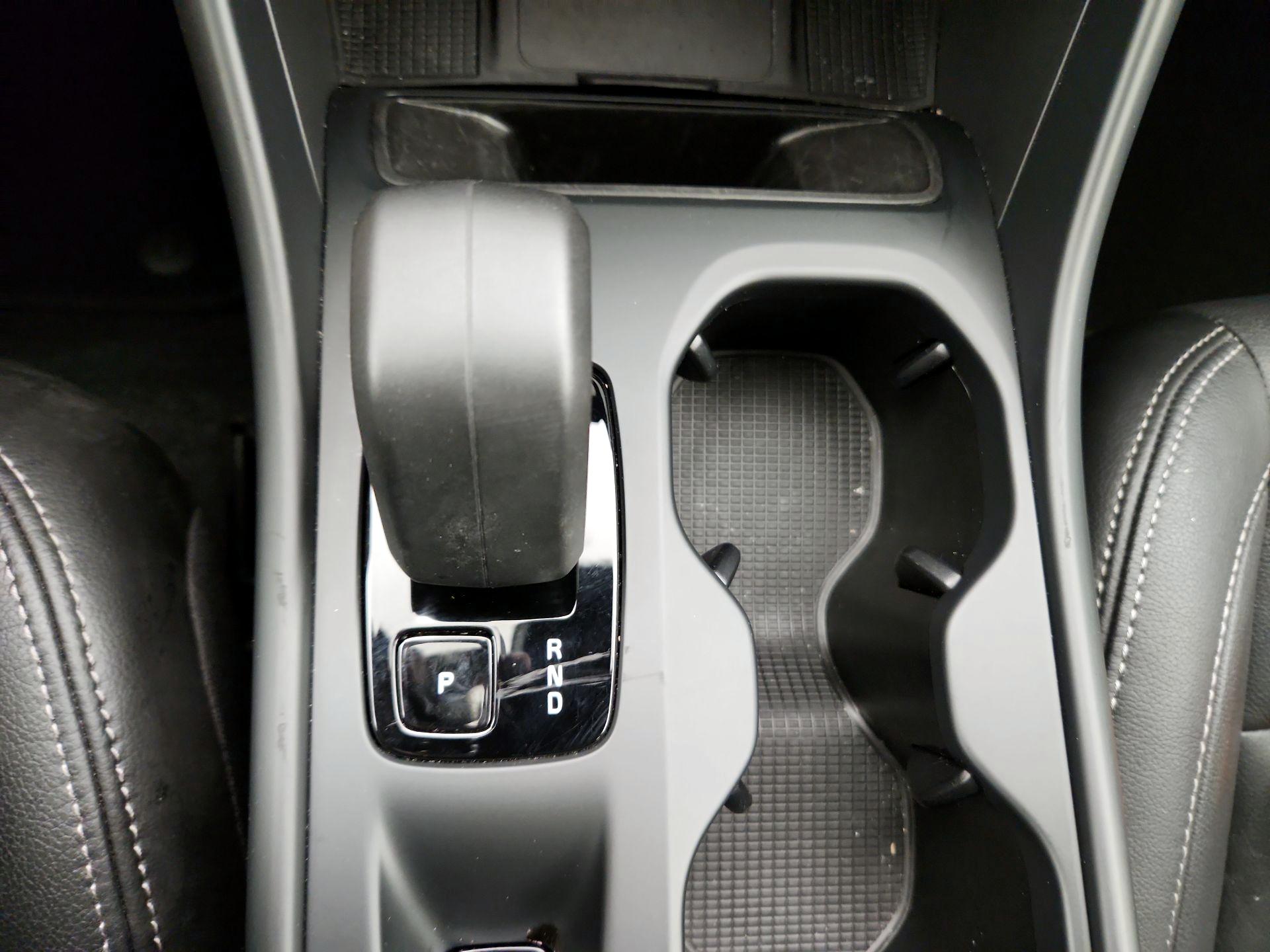 Thumbnail: 2025 Volvo XC40 - 18