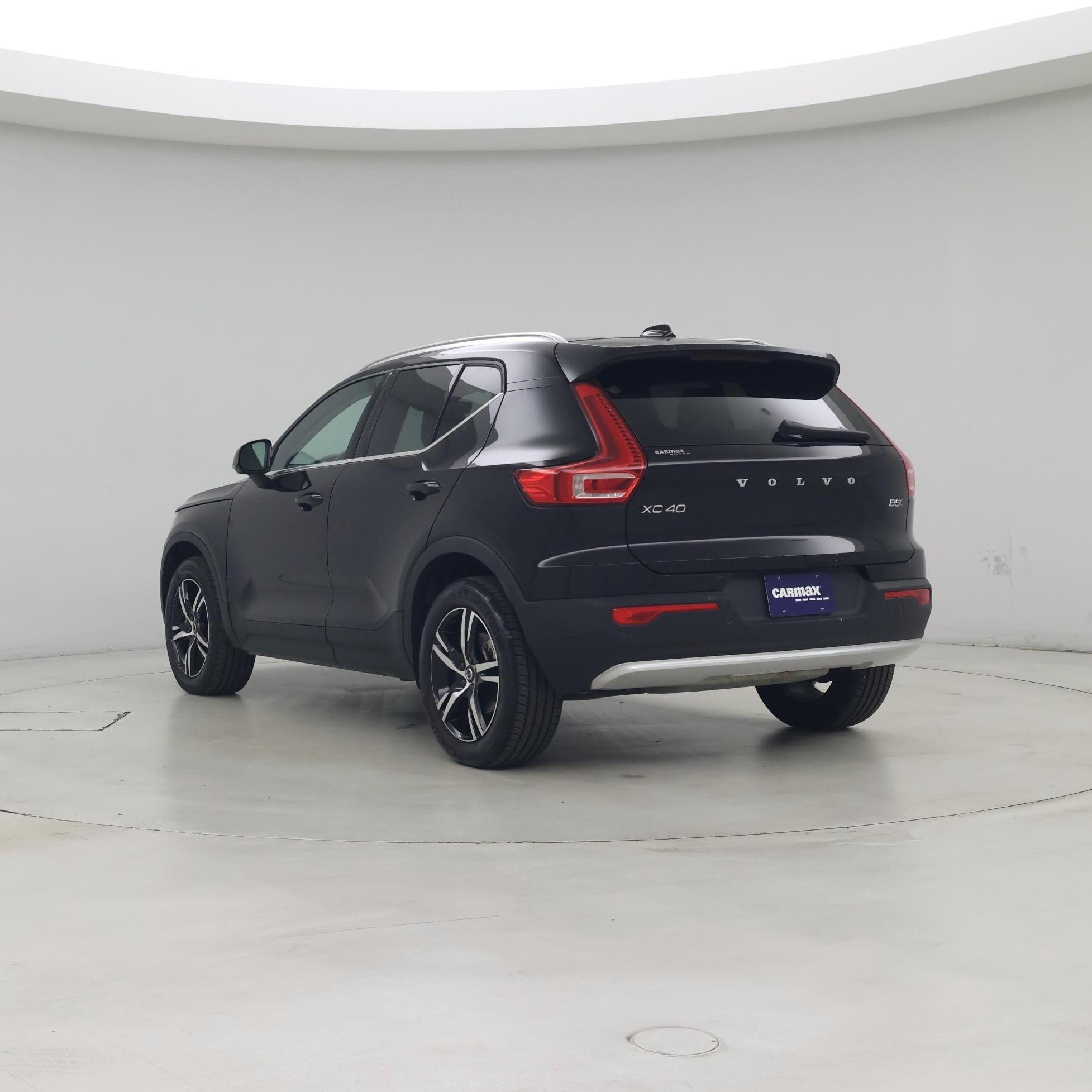 Thumbnail: 2025 Volvo XC40 - 2