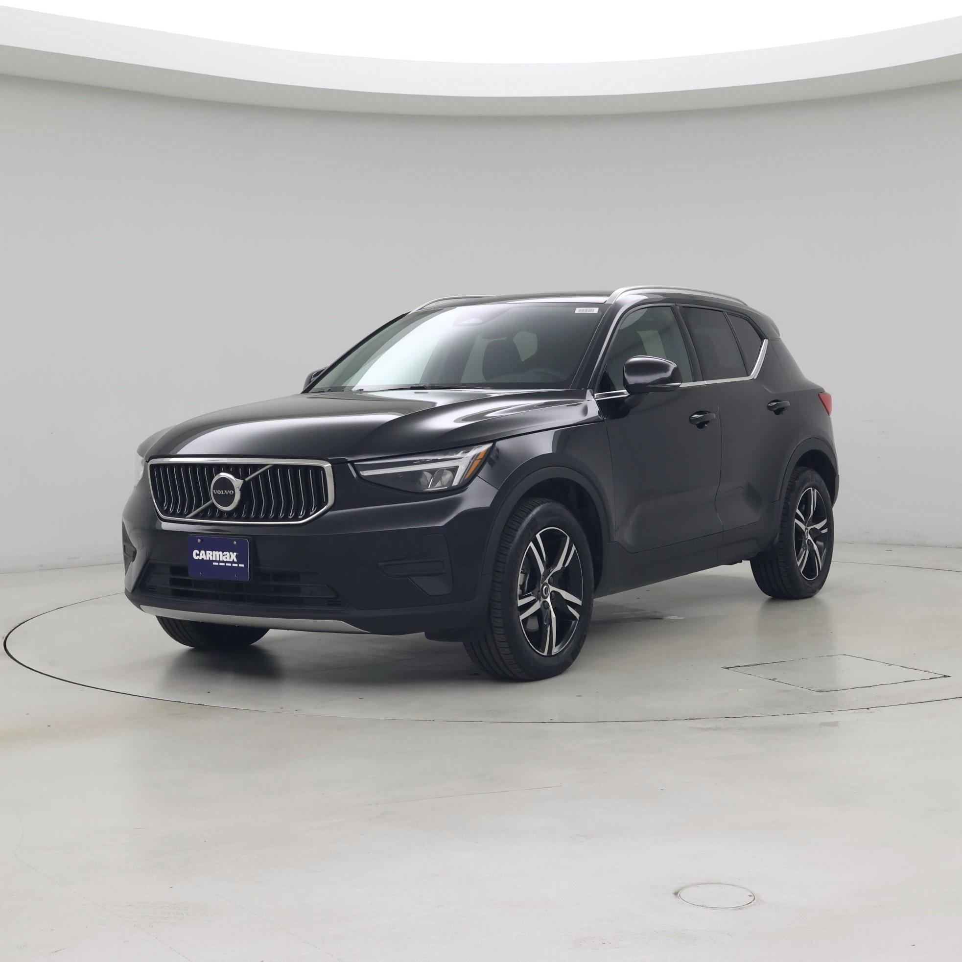 Thumbnail: 2025 Volvo XC40 - 4