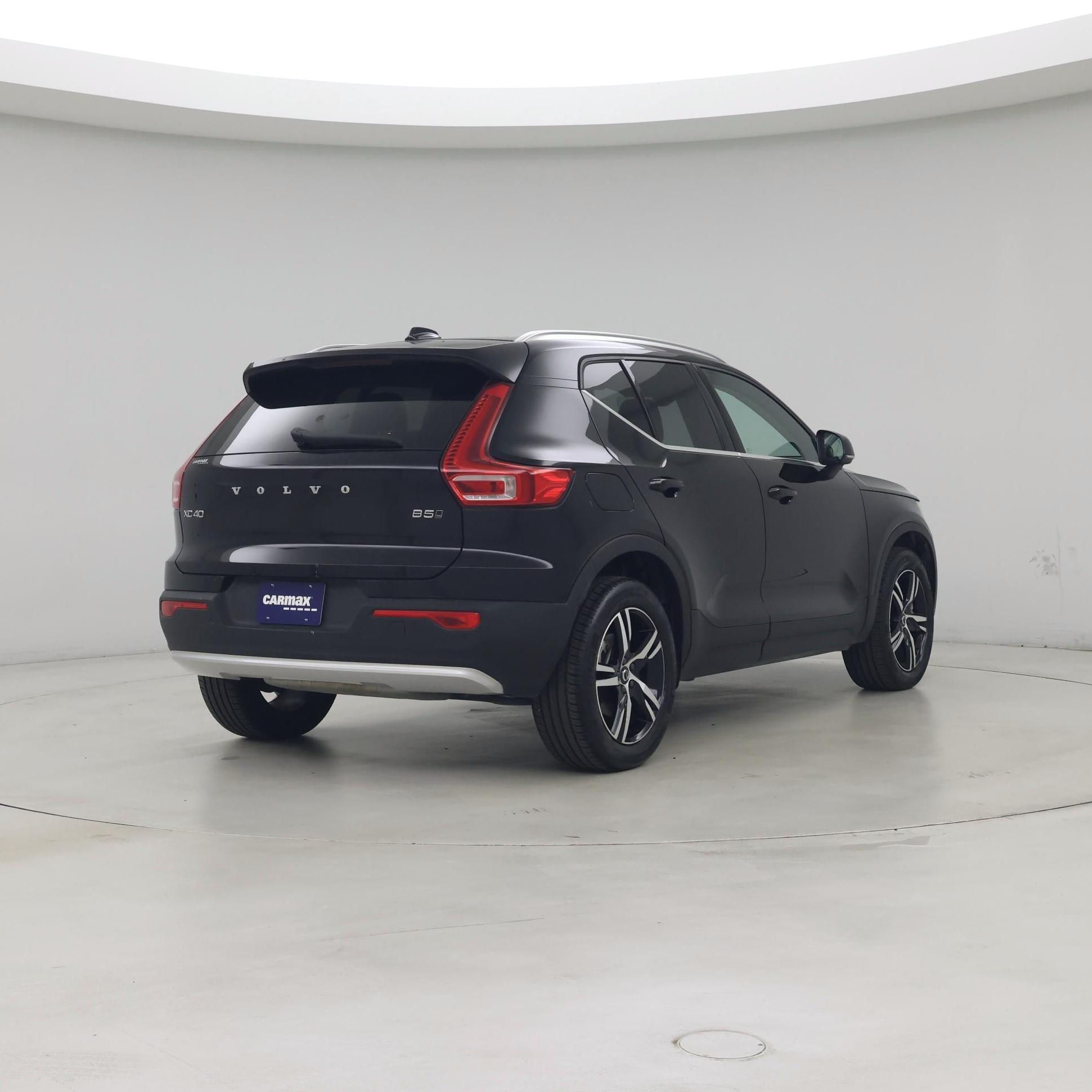 Thumbnail: 2025 Volvo XC40 - 8
