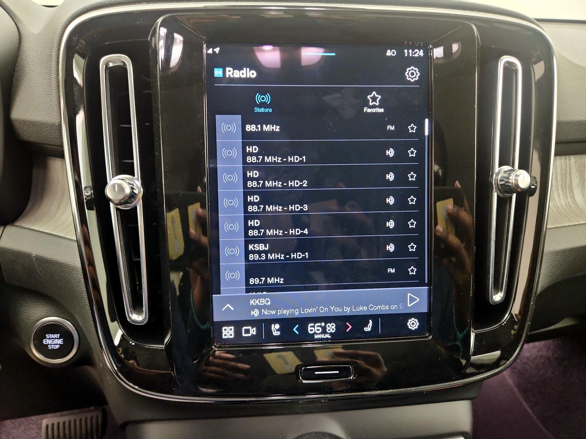 Thumbnail: 2025 Volvo XC40 - 15