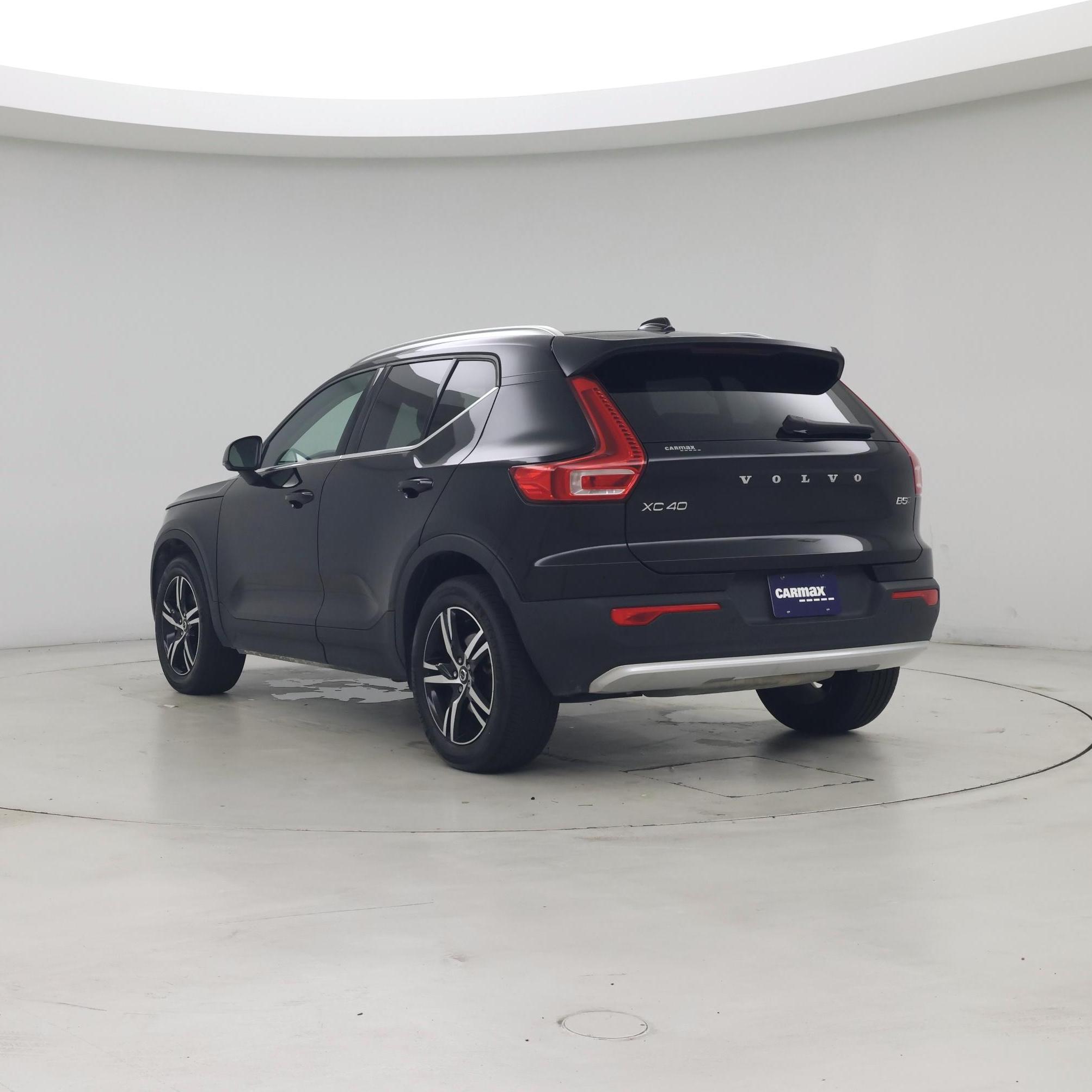 Thumbnail: 2025 Volvo XC40 - 2