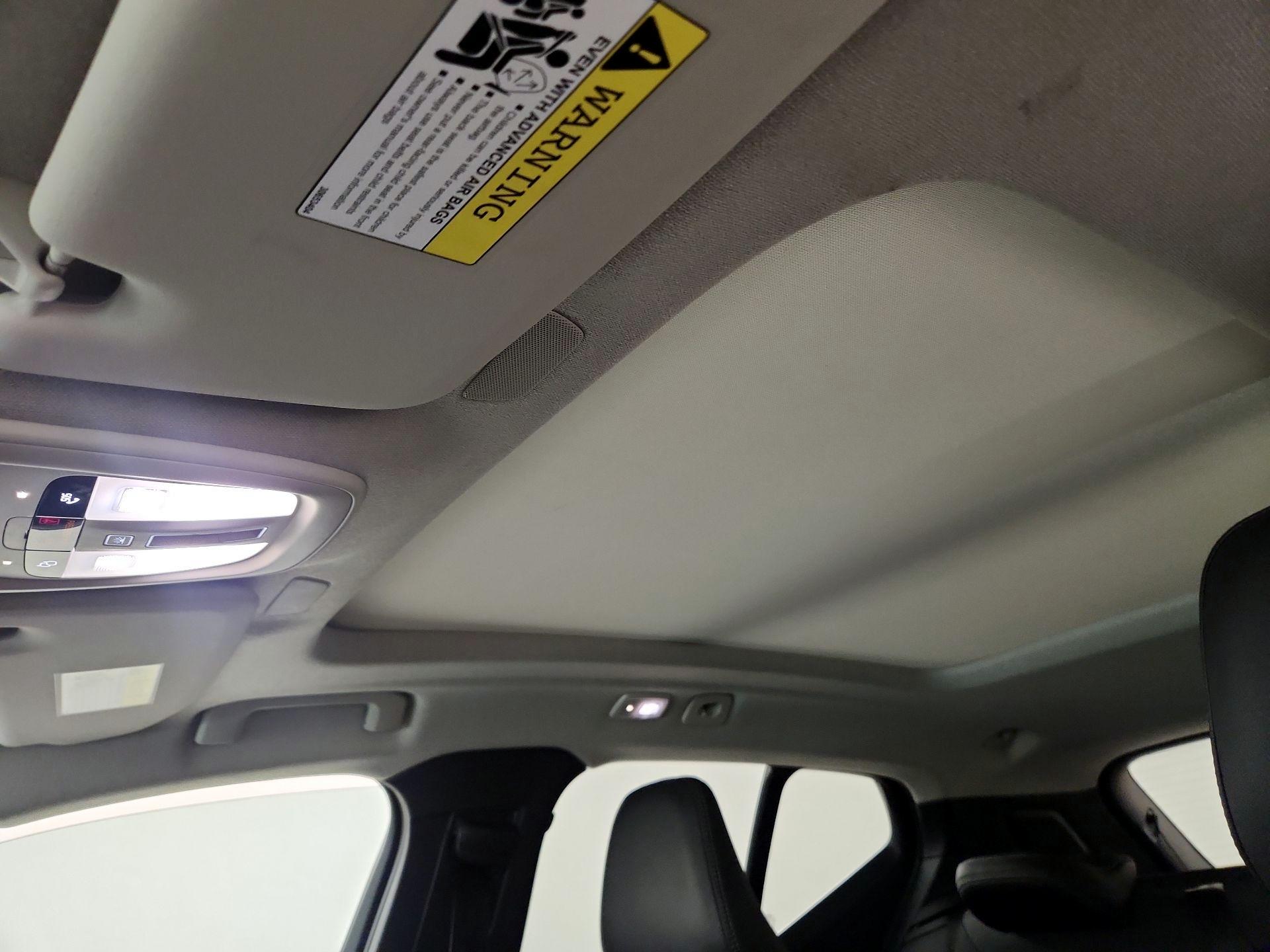 Thumbnail: 2025 Volvo XC40 - 19