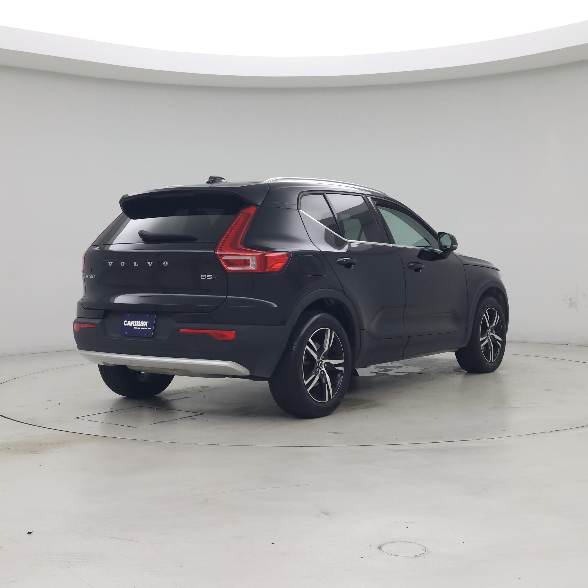 Thumbnail: 2025 Volvo XC40 - 8