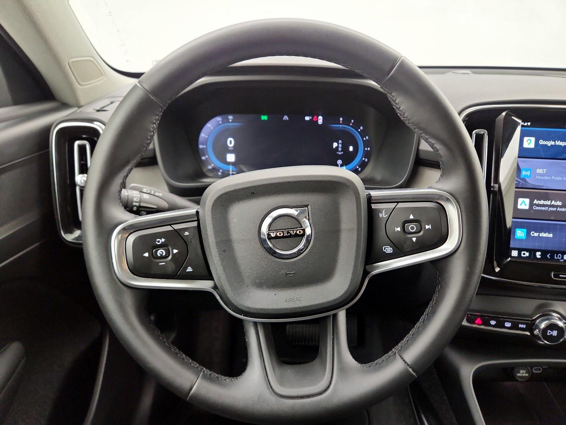 Thumbnail: 2025 Volvo XC40 - 10