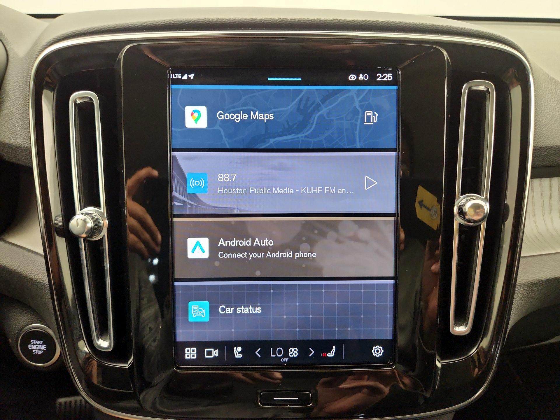 Thumbnail: 2025 Volvo XC40 - 13