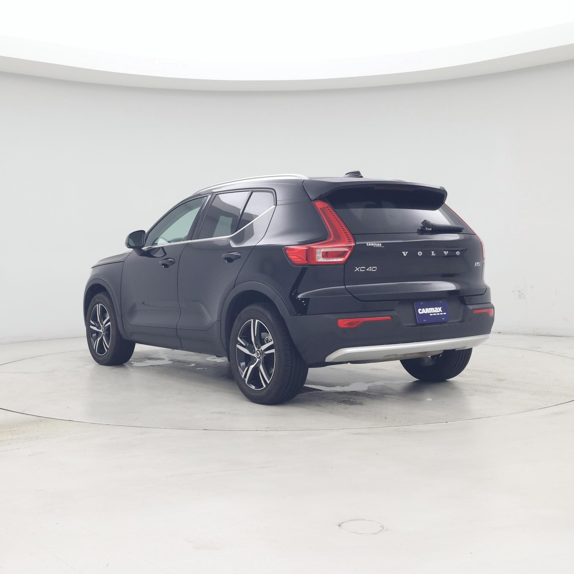 Thumbnail: 2025 Volvo XC40 - 2